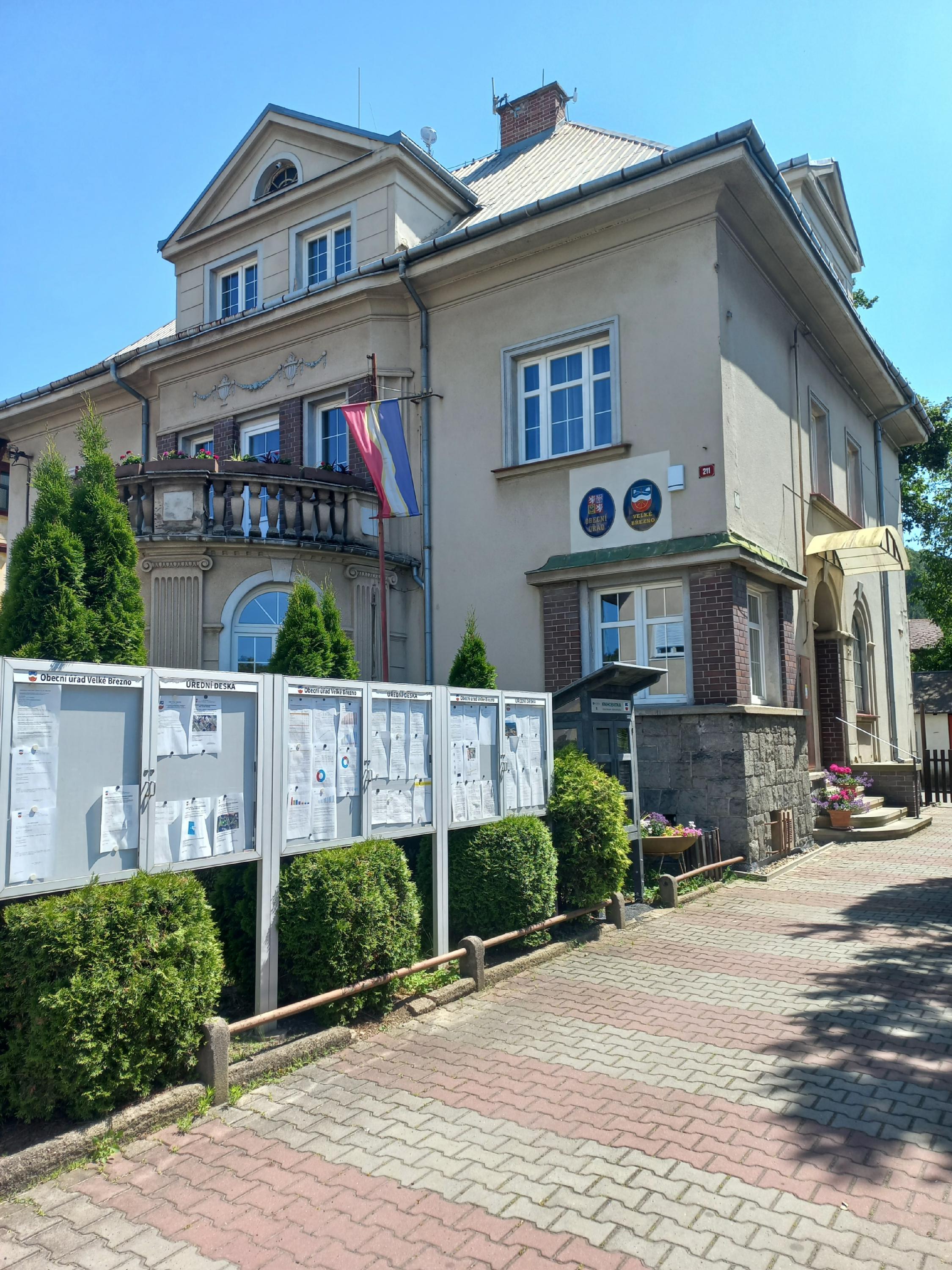 Velké Březno - obecní úřad foto 3