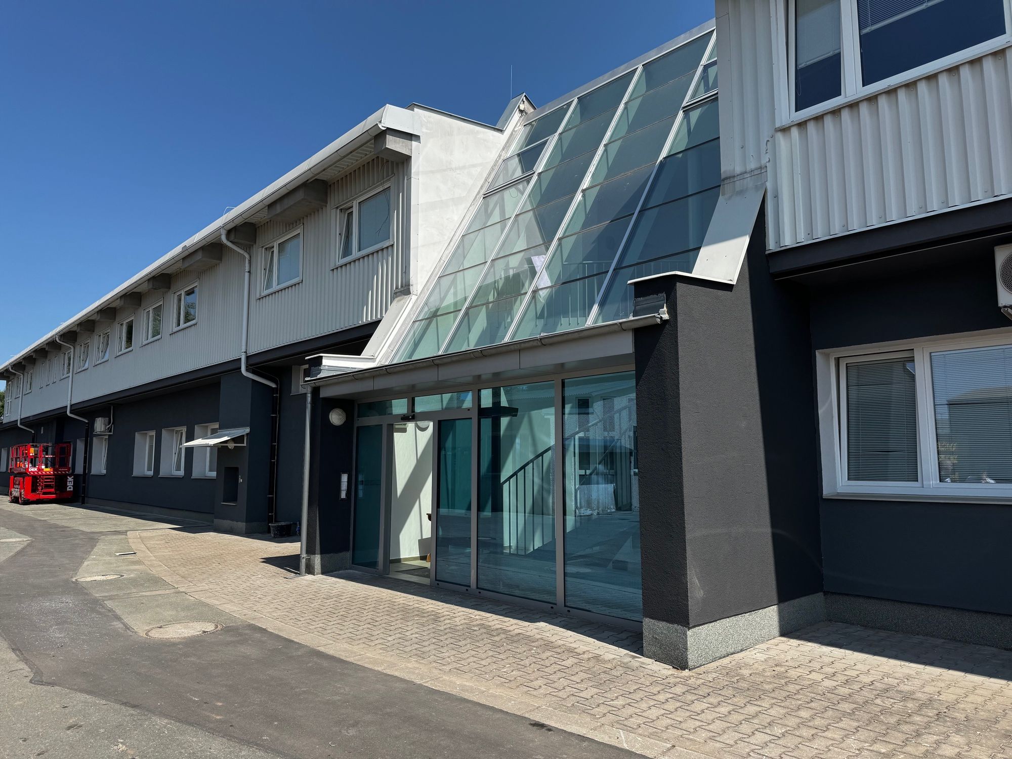 Opravárenské centrum Hrochostroj a.s.