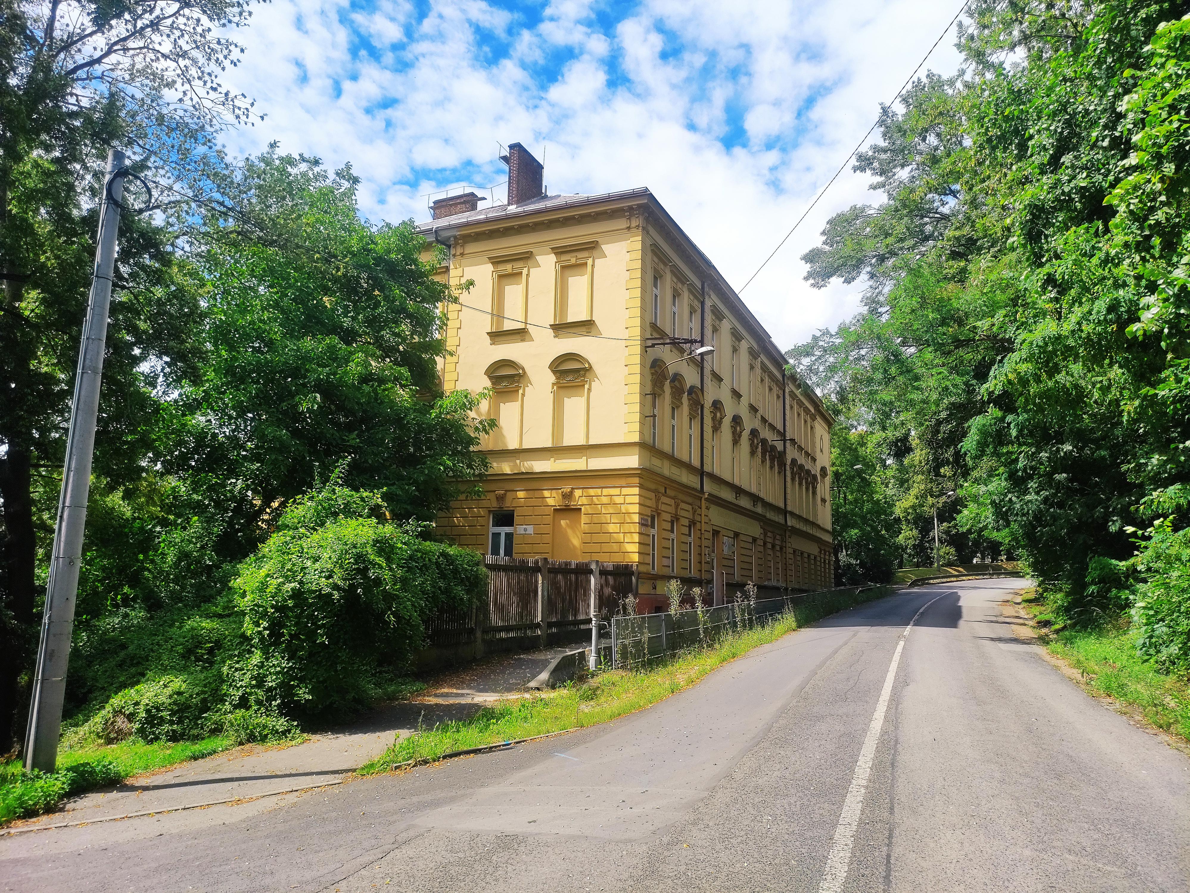 Základní umělecká škola Bedřicha Smetany, Plzeň, Revoluční 100 foto 2