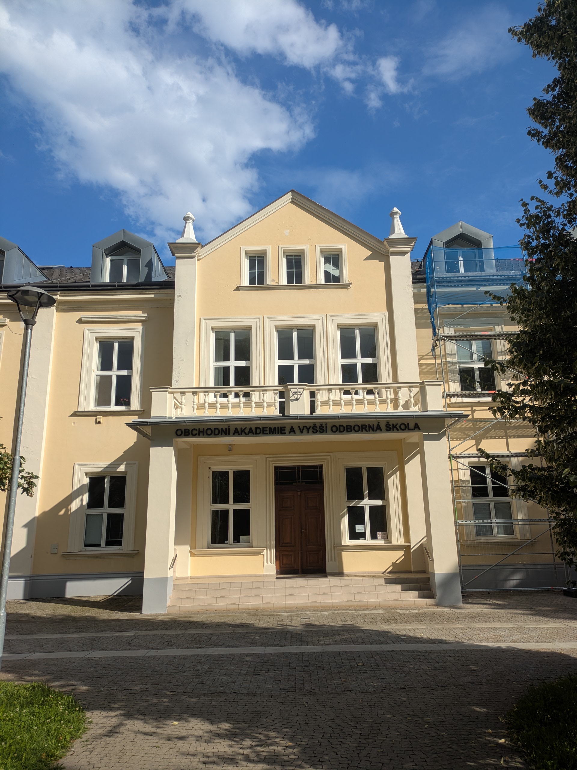 Obchodní akademie, Vyšší odborná škola a Jazyková škola s právem státní jazykové zkoušky Uherské Hradiště foto 5