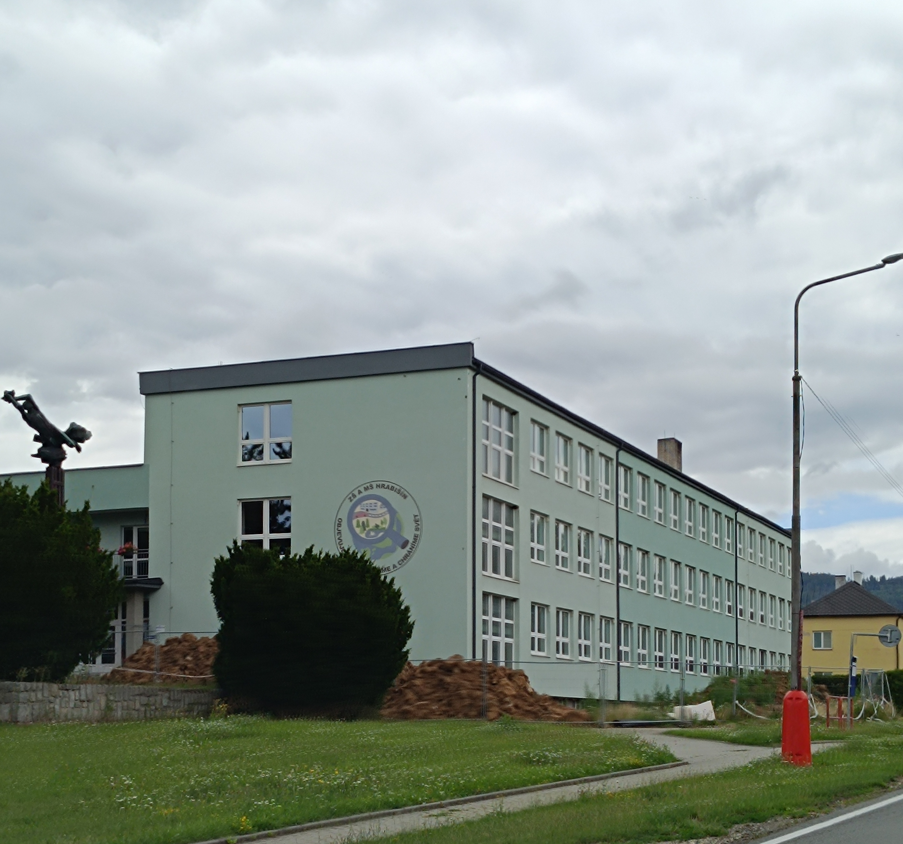 ZŠ a MŠ Hrabišín foto 2