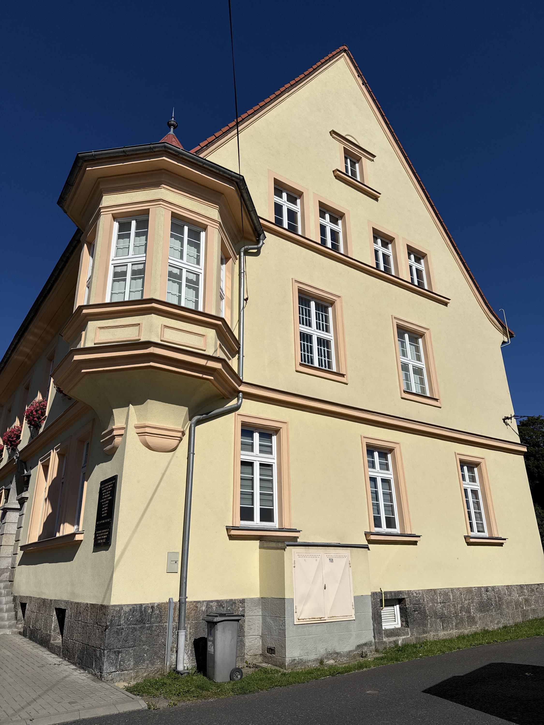 Krajková - obecní úřad foto 5