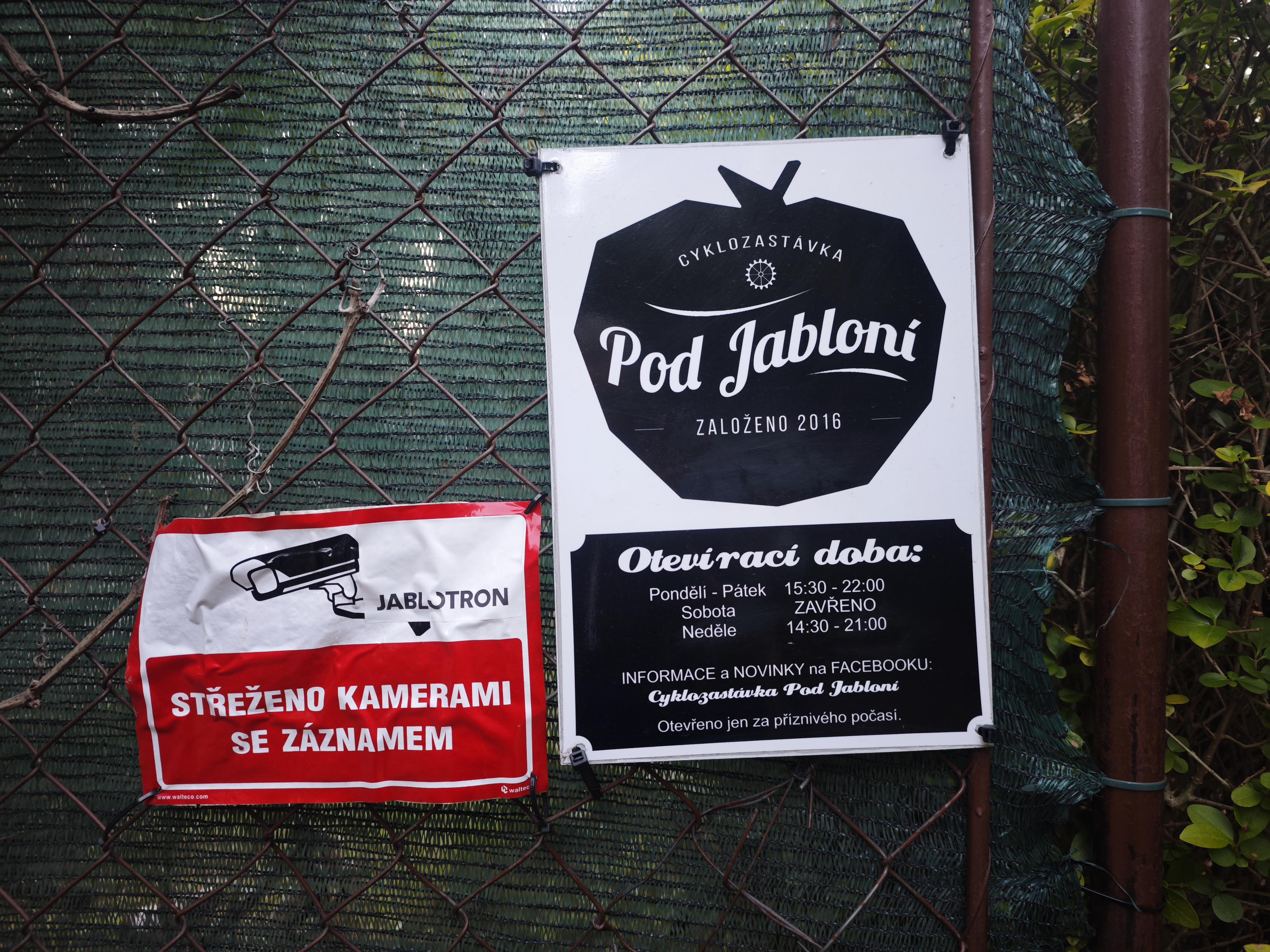 Cyklozastávka Pod Jabloní foto 3