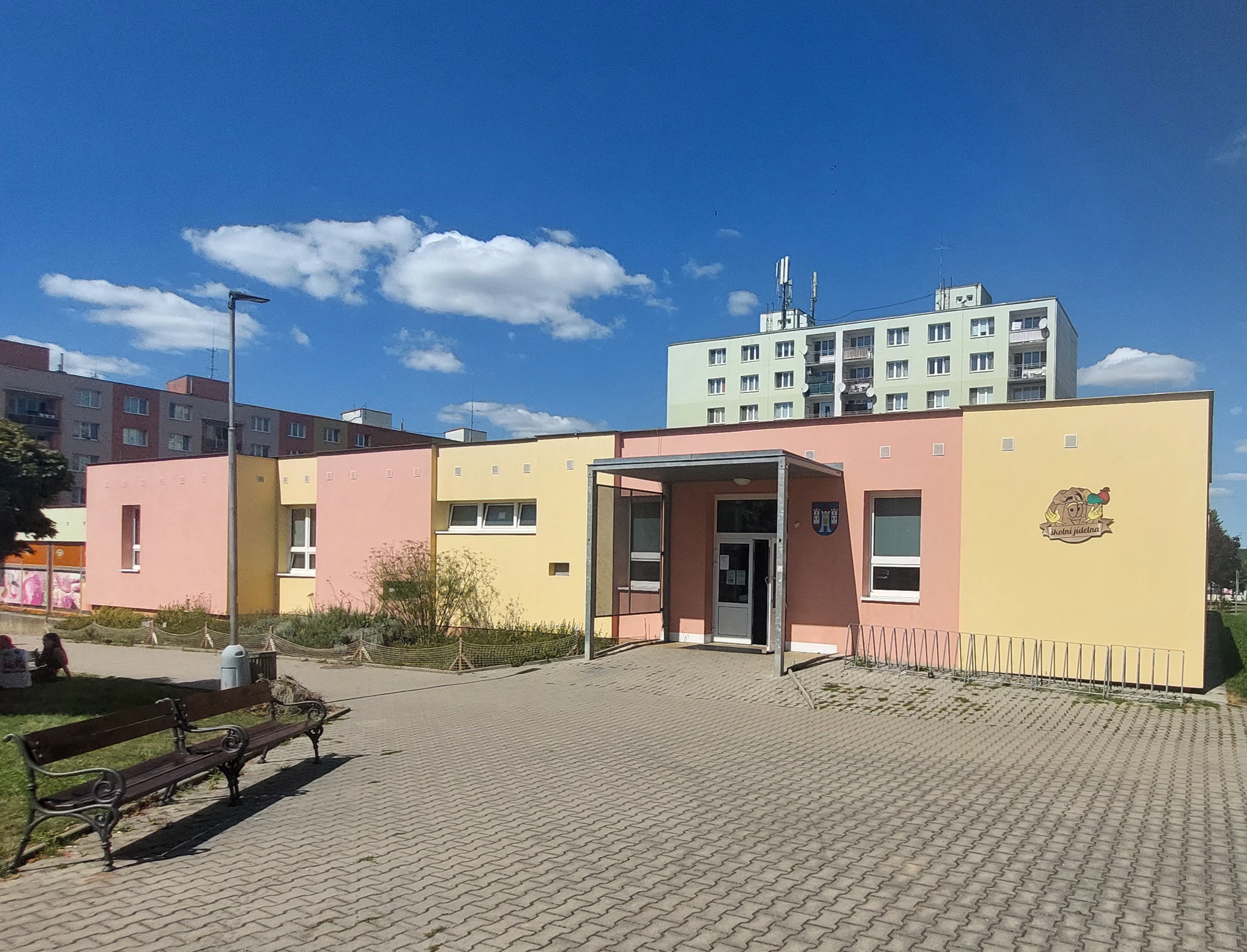 Školní jídelna ZŠ Dobřany foto 1