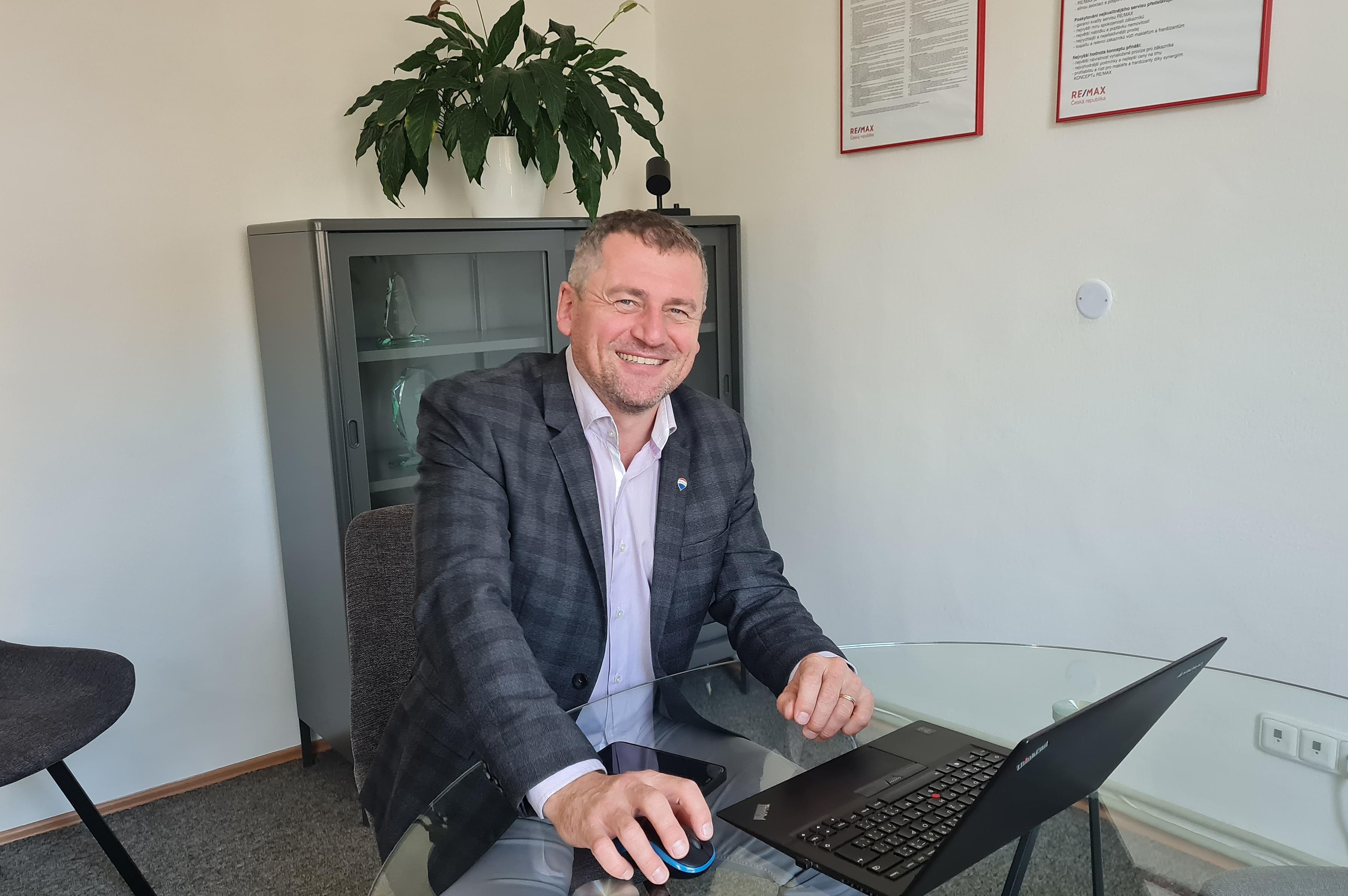 Tomáš Šmídek - realitní makléř