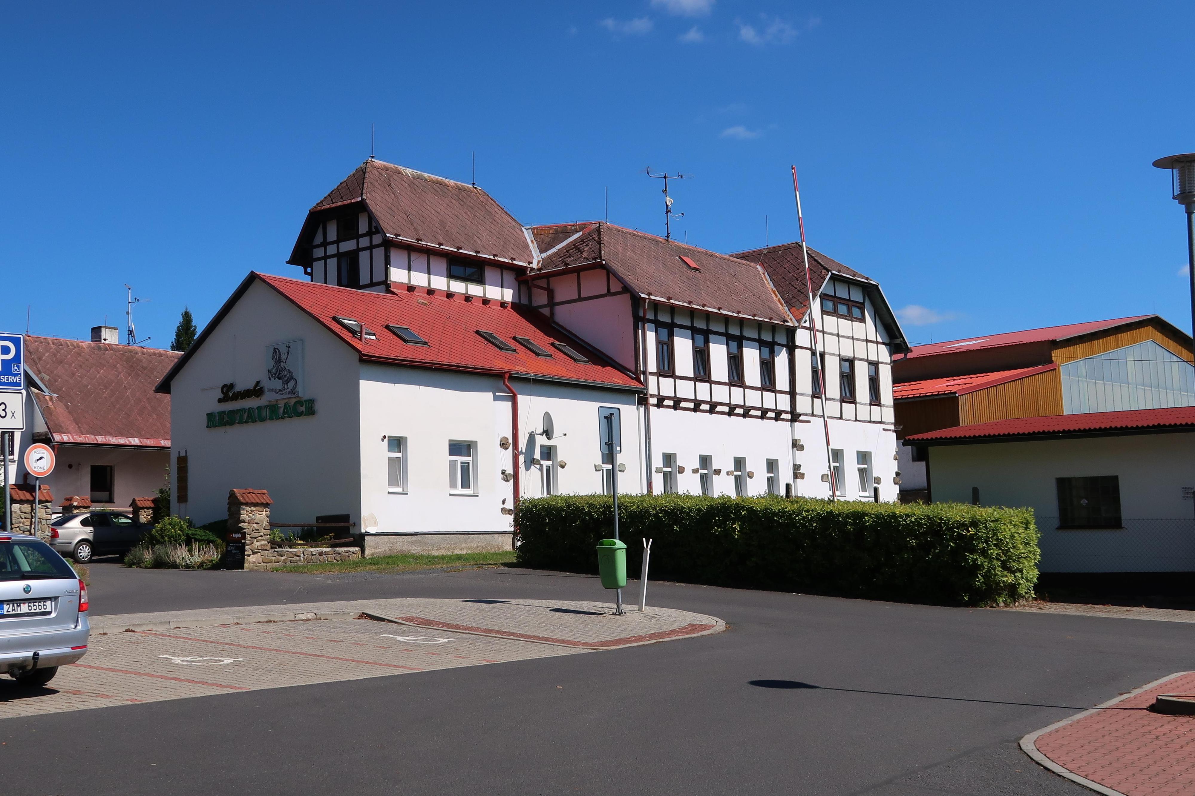 JEZDECKÁ AKADEMIE - střední odborná škola Mariánské Lázně, s.r.o. foto 2