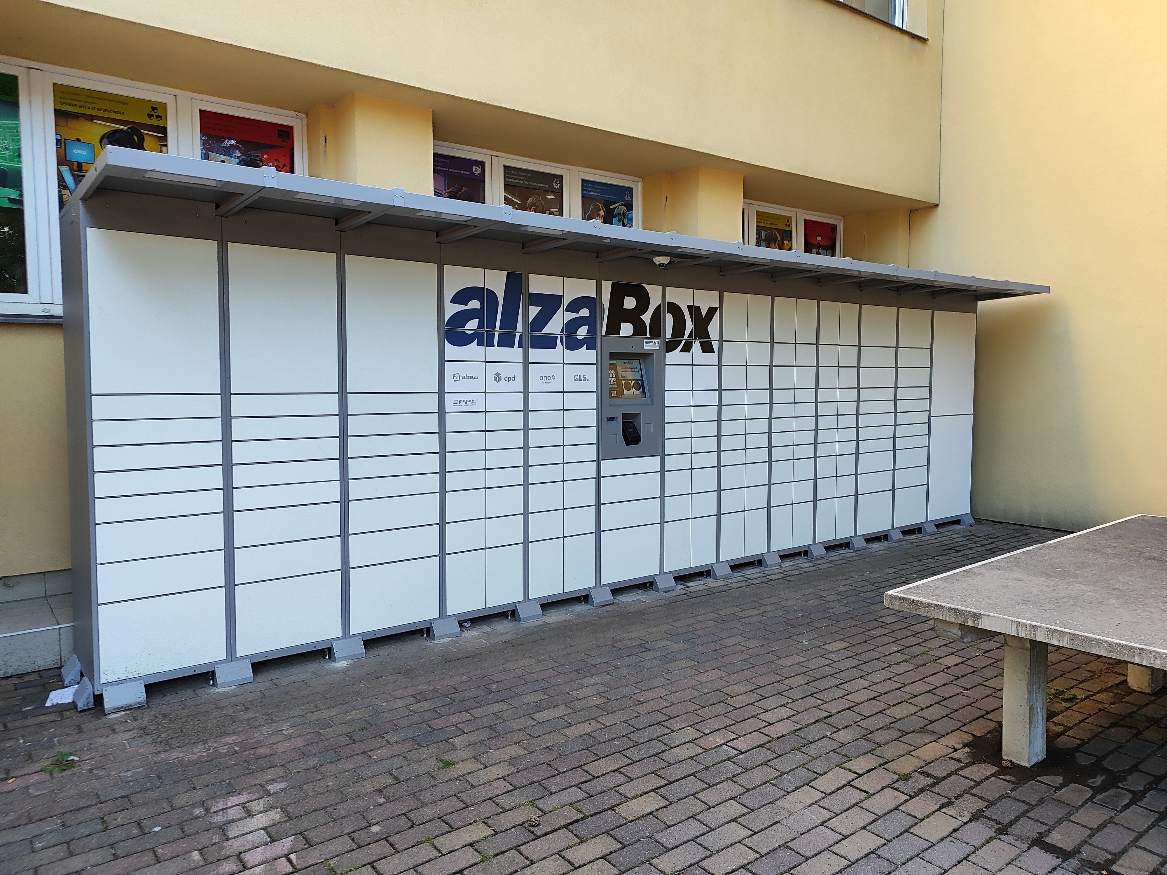 AlzaBox