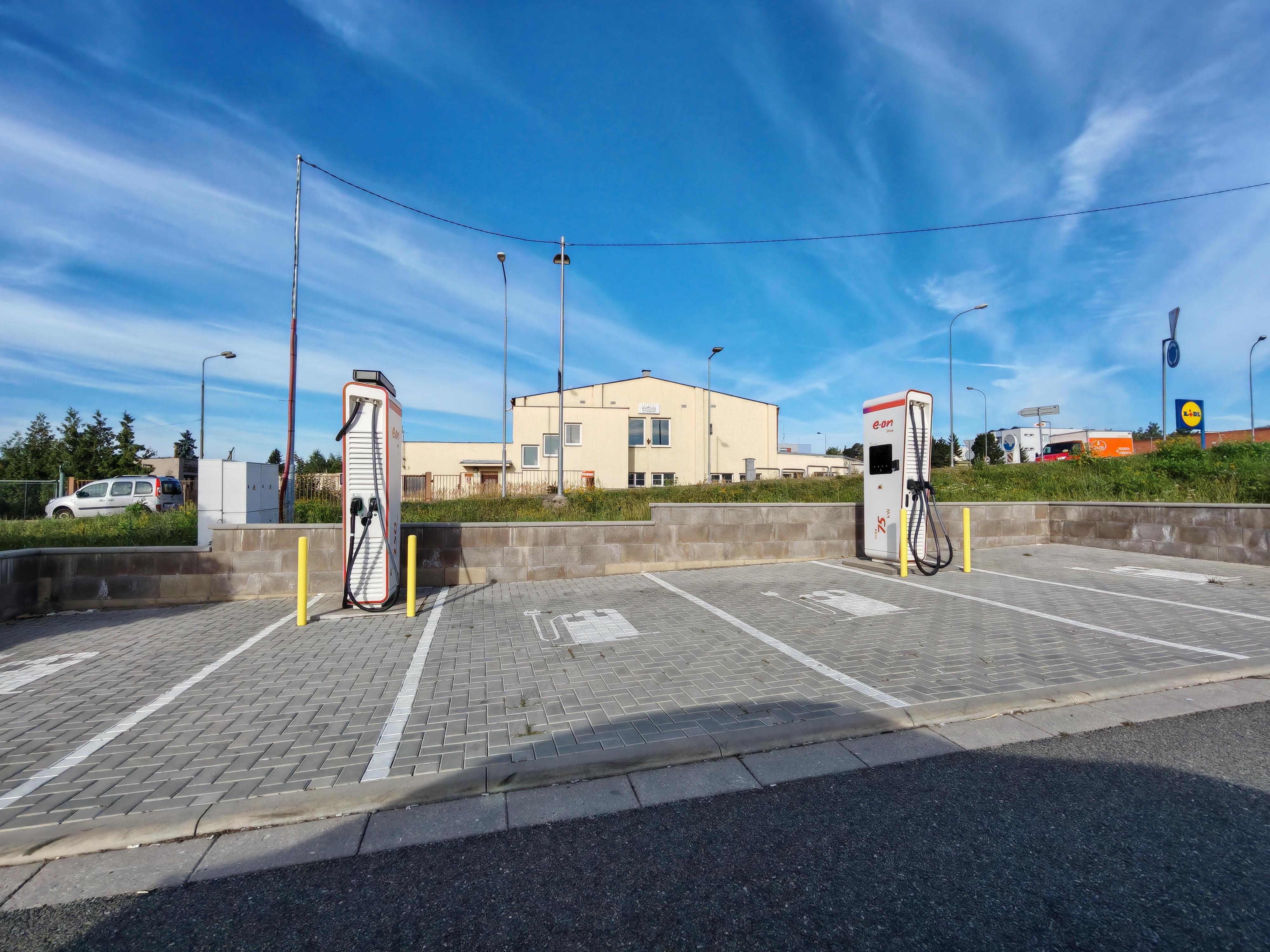 Dobíjecí stanice E.ON Drive