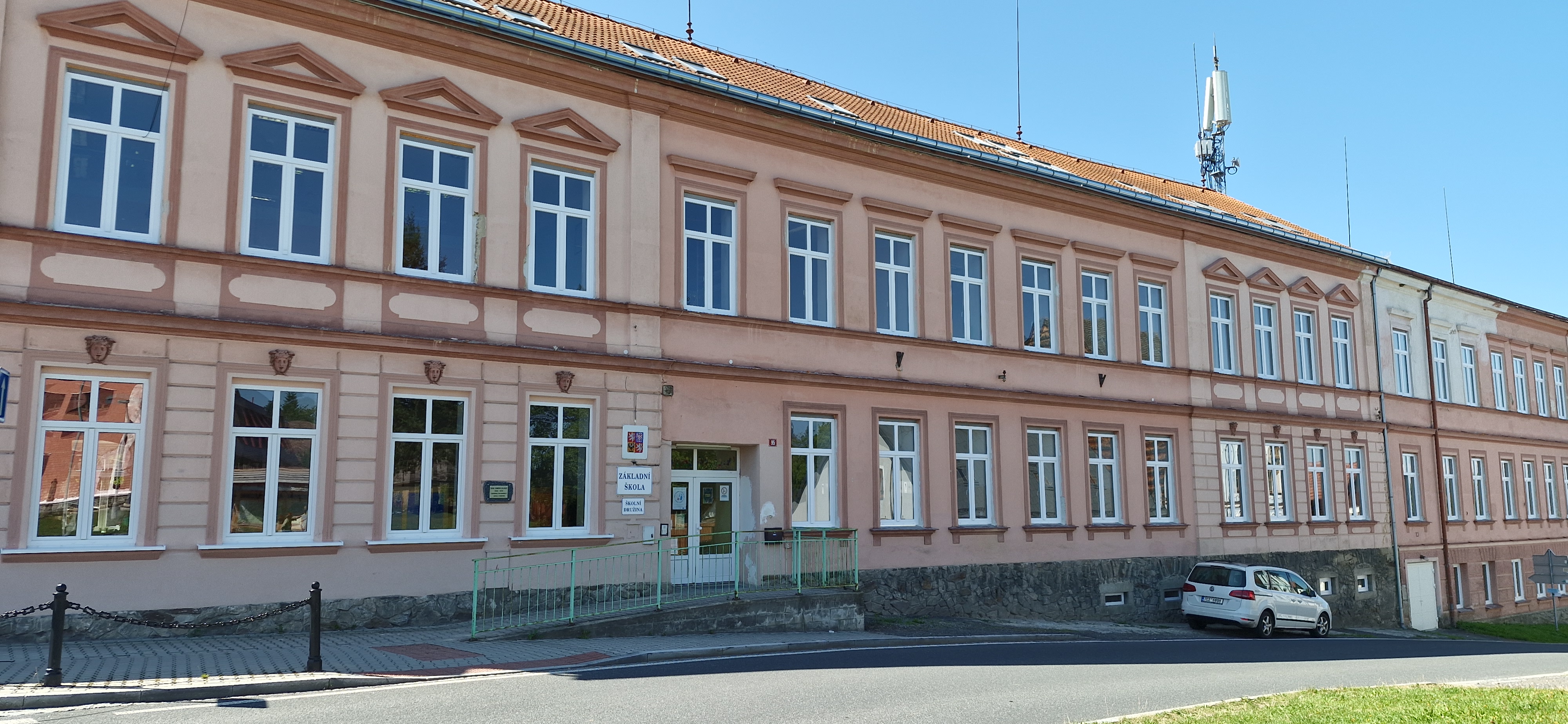 Základní škola Hartmanice, příspěvková organizace foto 5