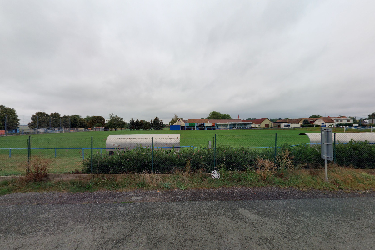 Fotbalové hřiště Rozhovice foto 5