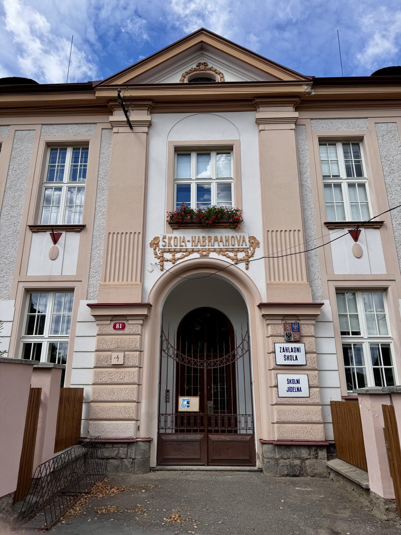 Základní škola a mateřská škola Starý Plzenec, Sedlec 81 foto 2
