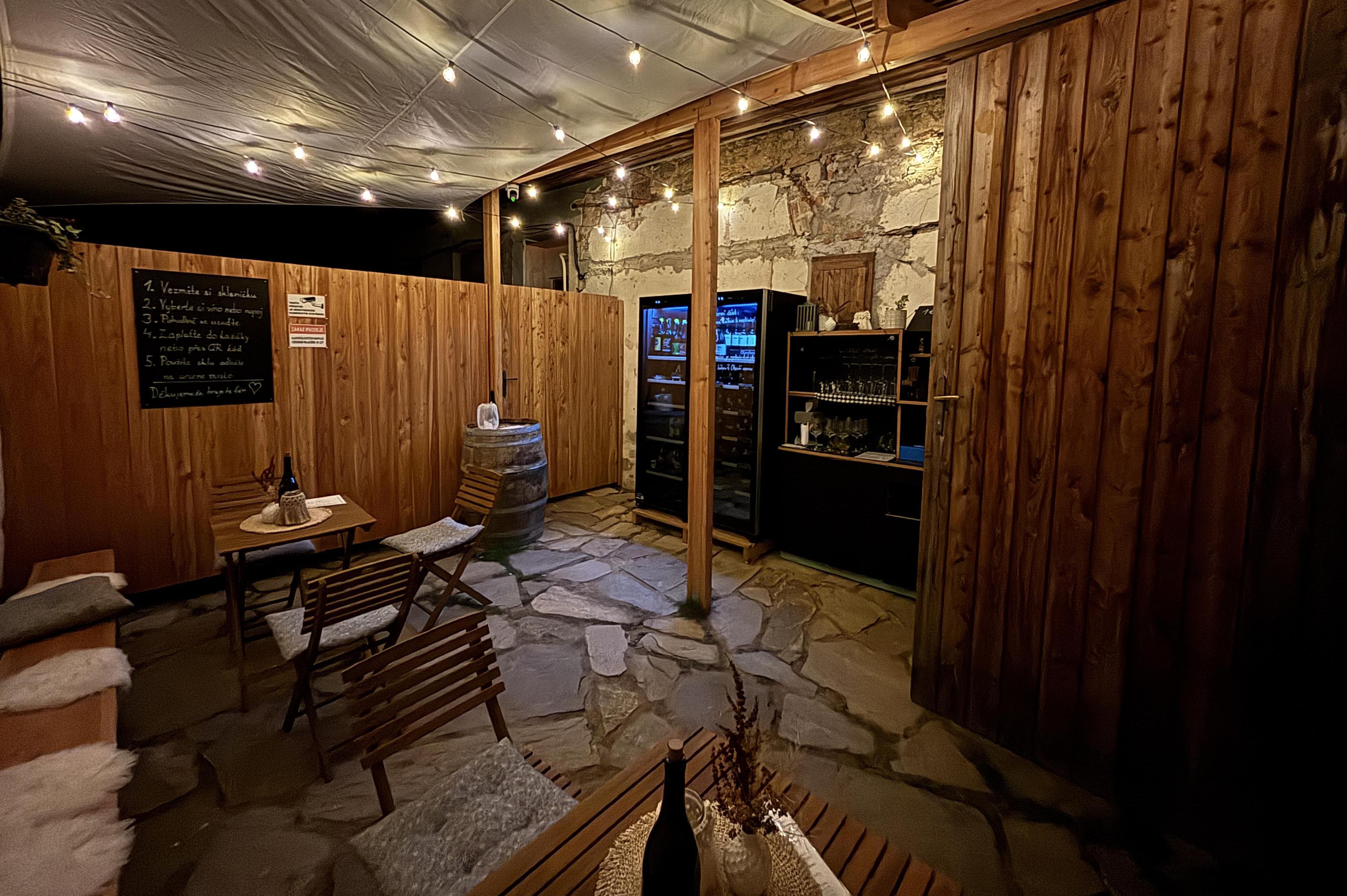 Vinařství Molík - samoobslužná Vinotéka