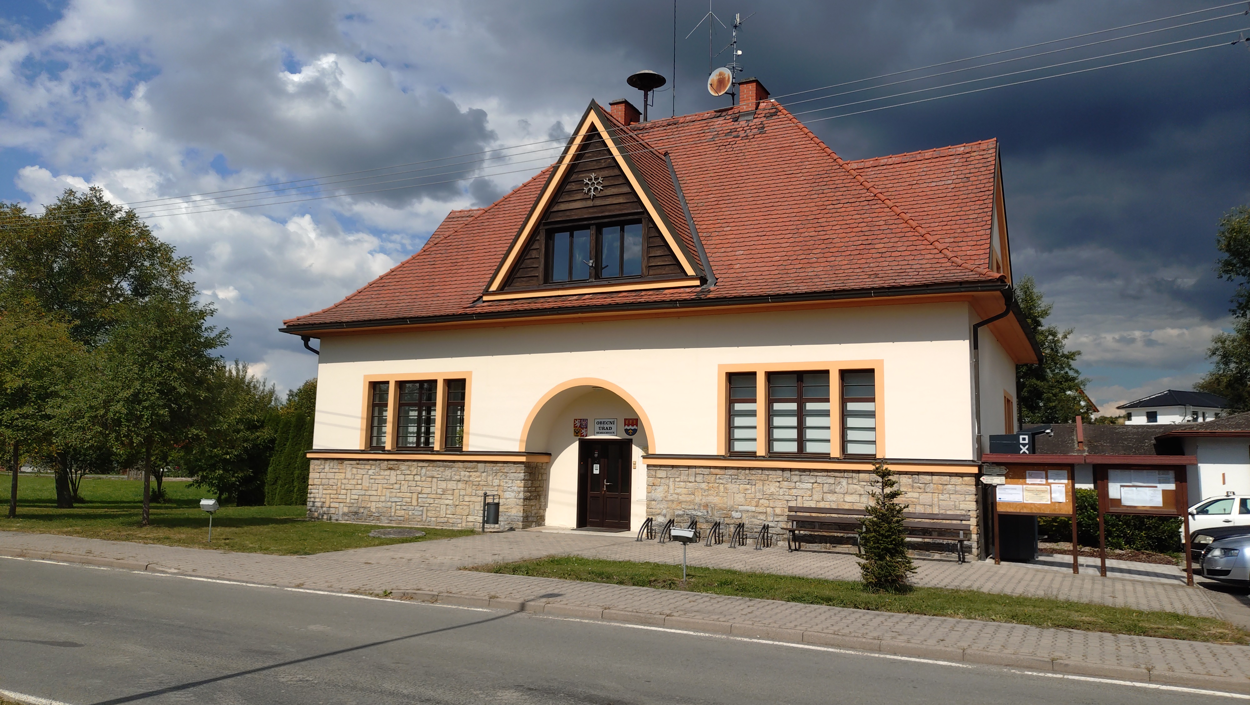 Semechnice - obecní úřad foto 5