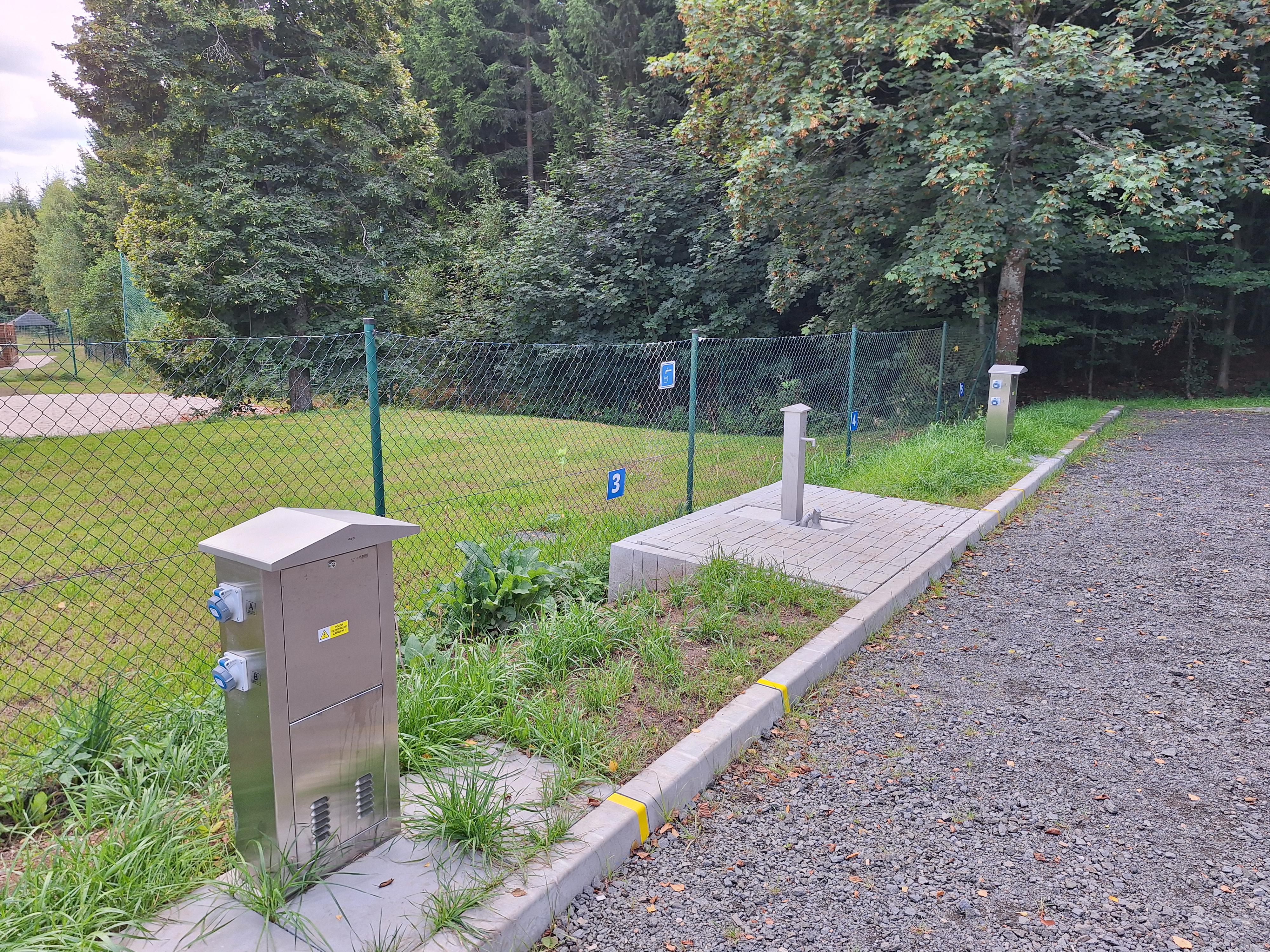 Karavanové stání Koupaliště