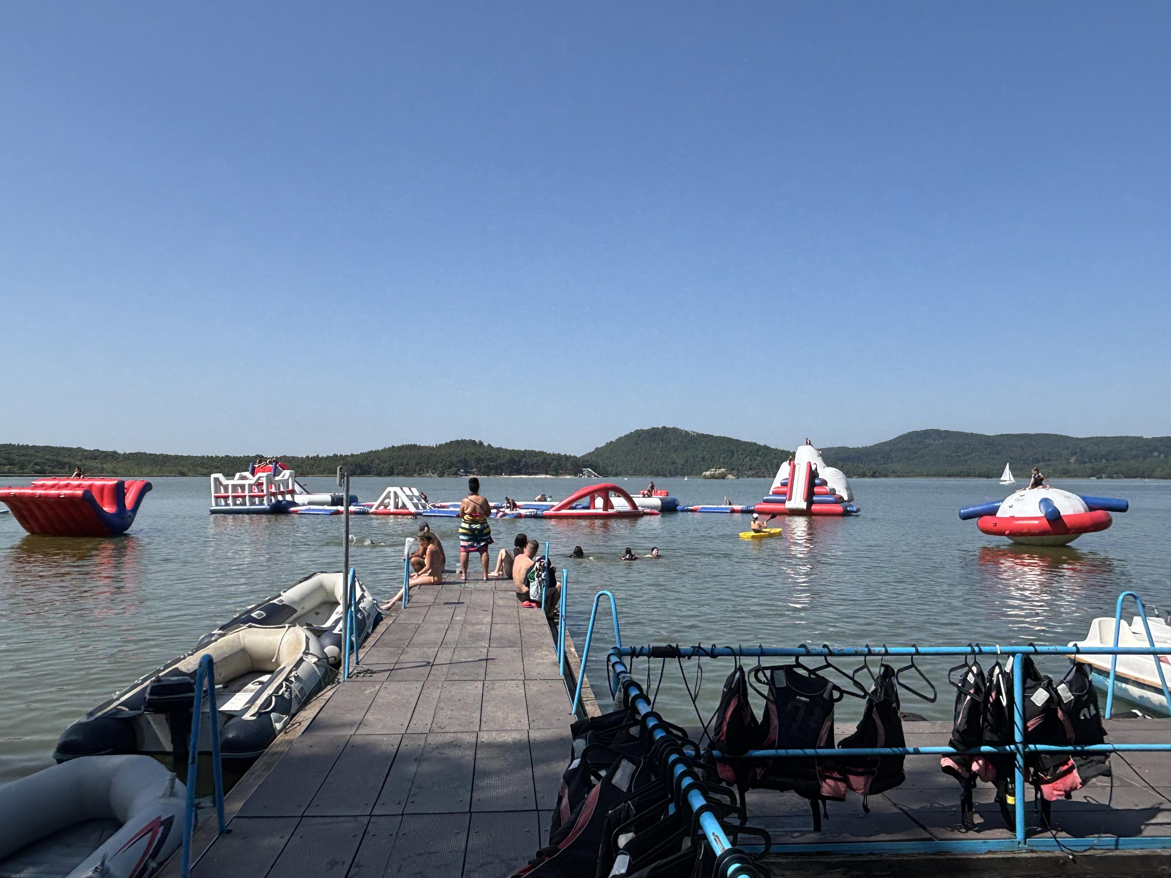Půjčovna lodiček Máchovo jezero - Doksy, Hlavní pláž foto 3