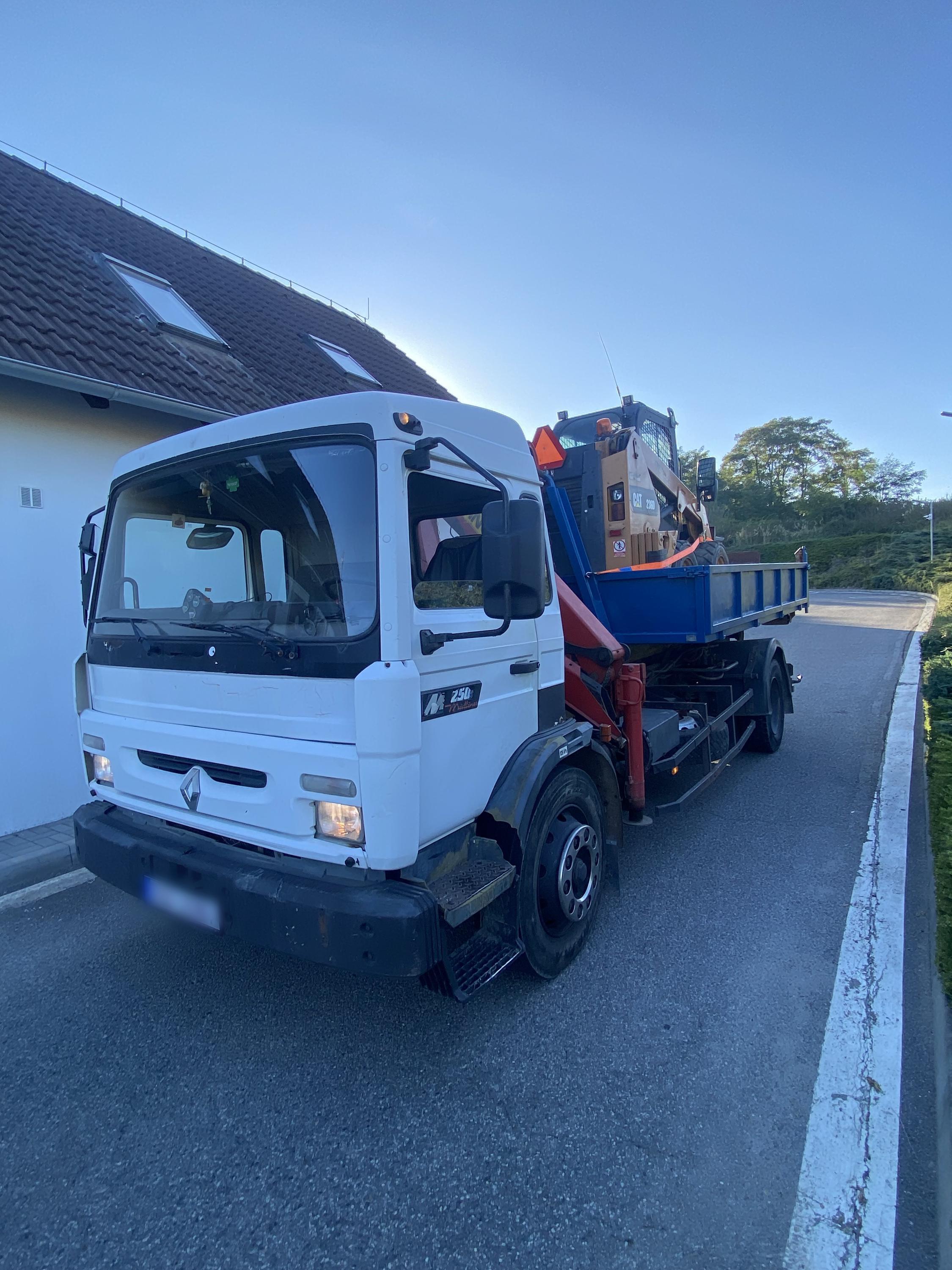 Petr Chocholatý - Kontejnerová autodoprava s hydraulickou rukou foto 4
