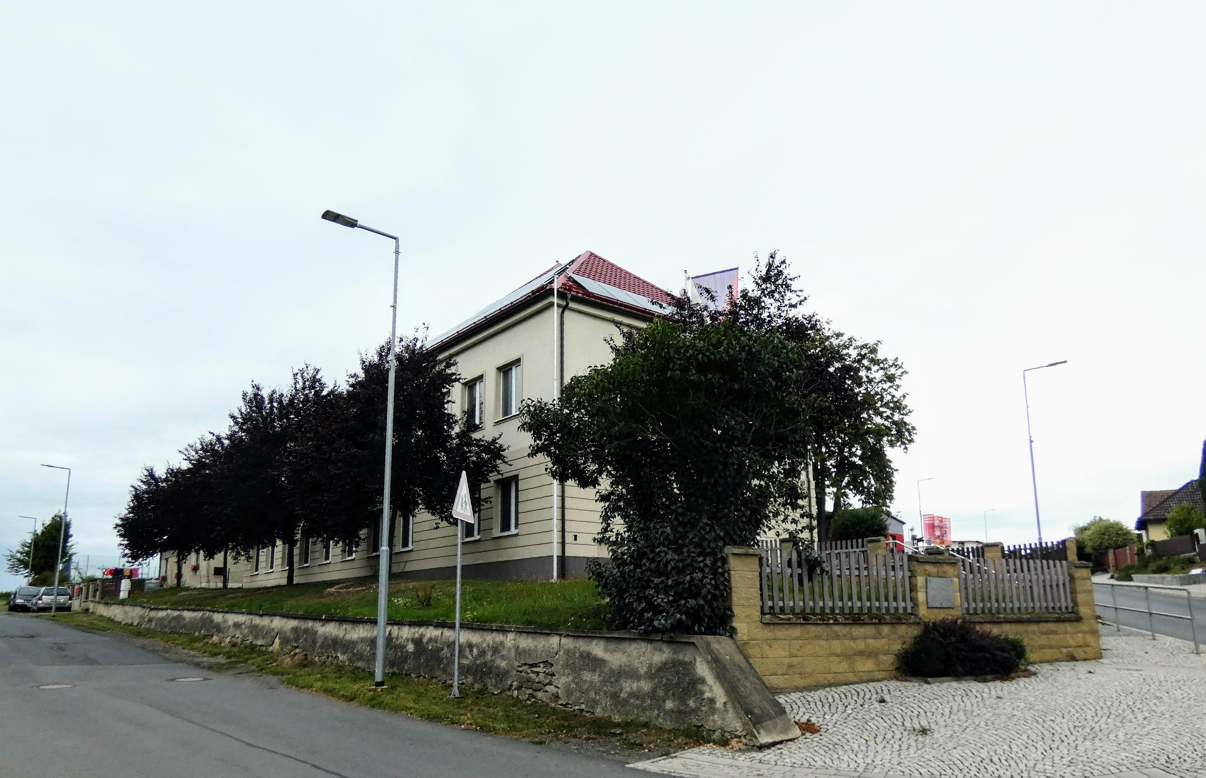 Kvíčovice - obecní úřad foto 5