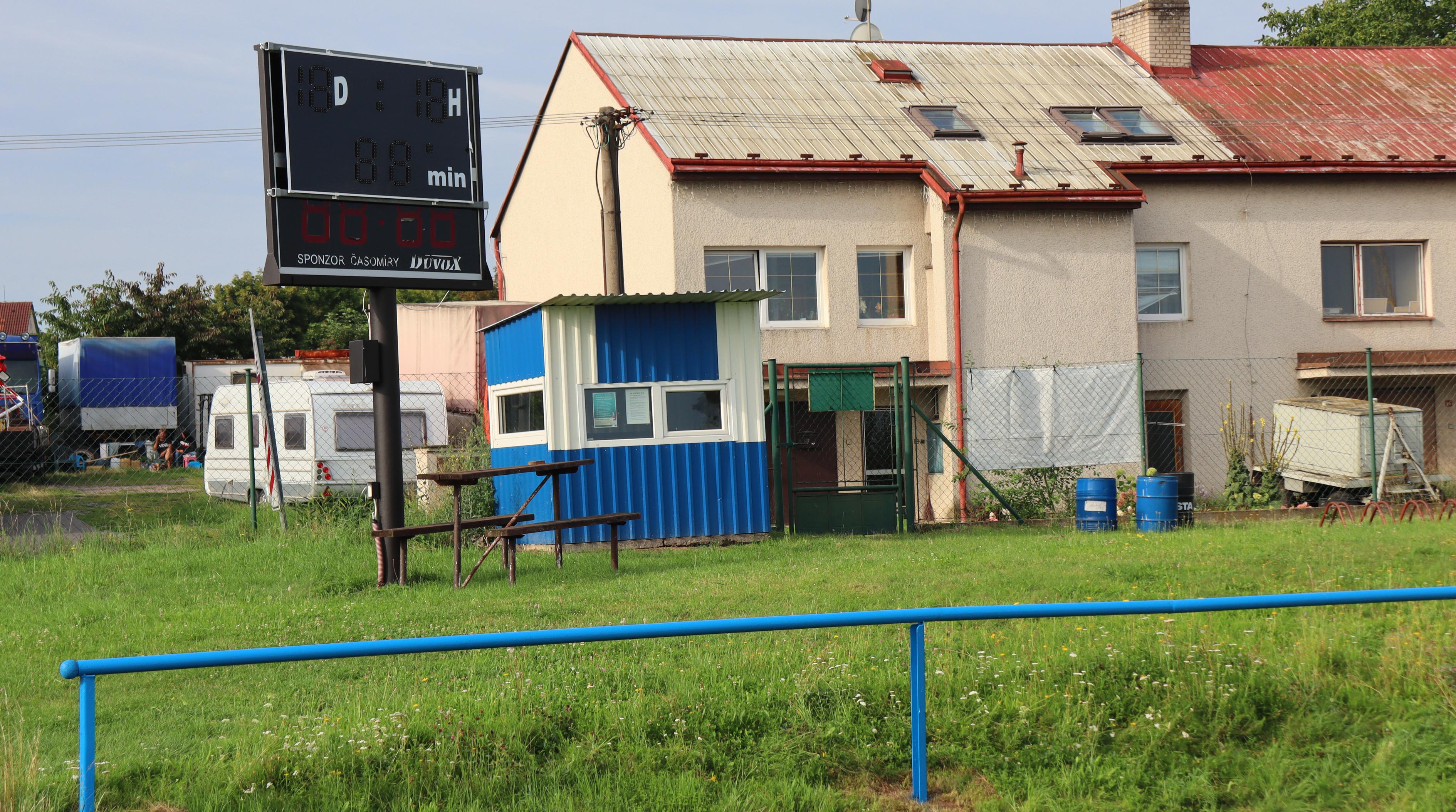 Fotbalové hřiště Rozhovice foto 3