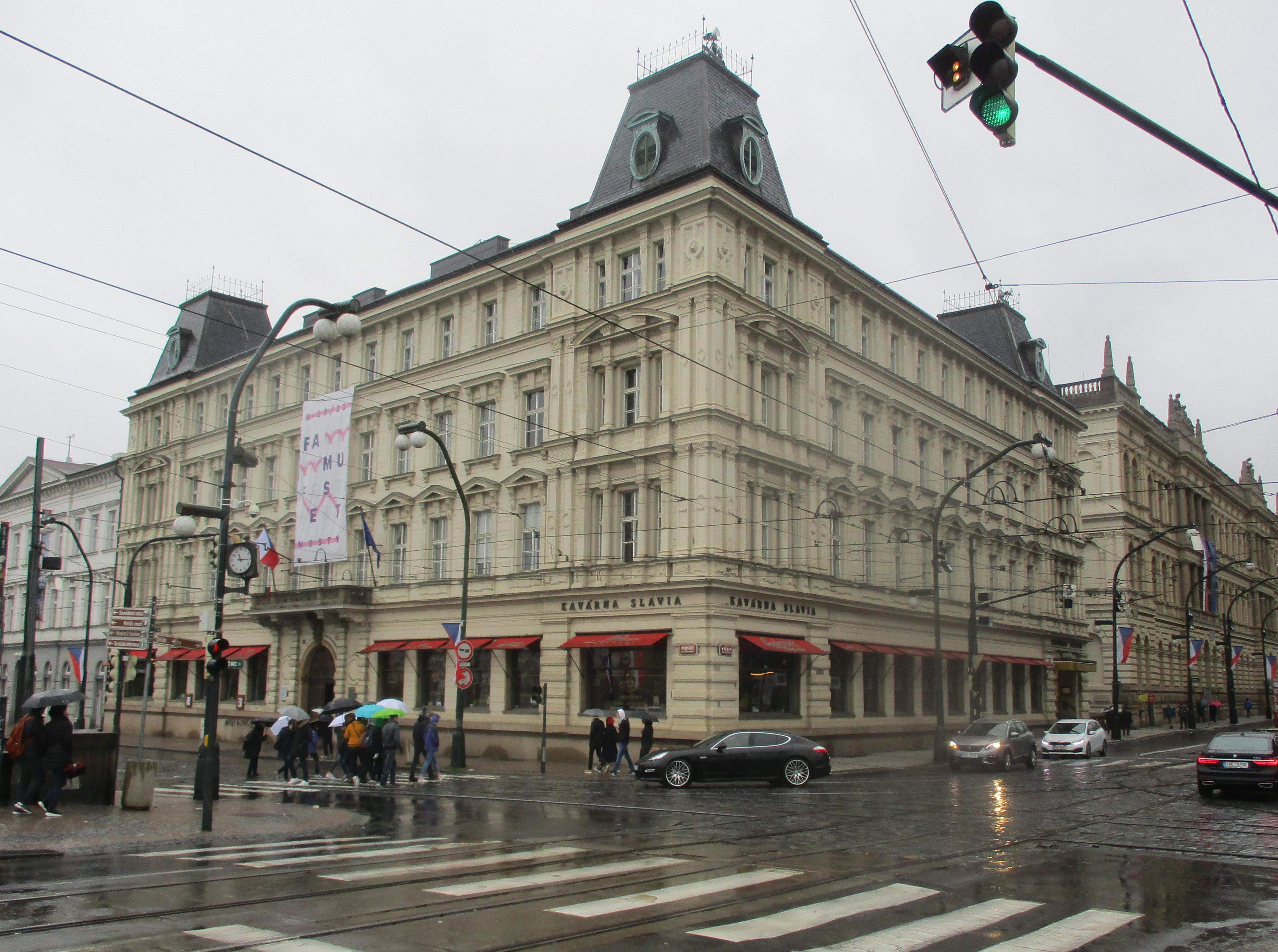 Divadelní restaurace Slavia foto 3