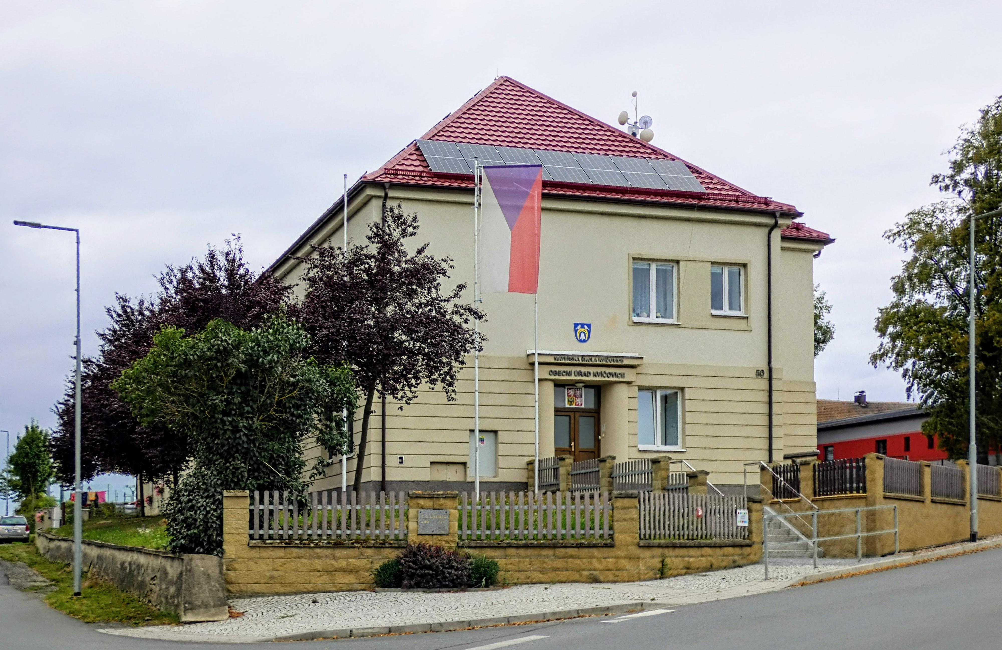 Kvíčovice - obecní úřad foto 5
