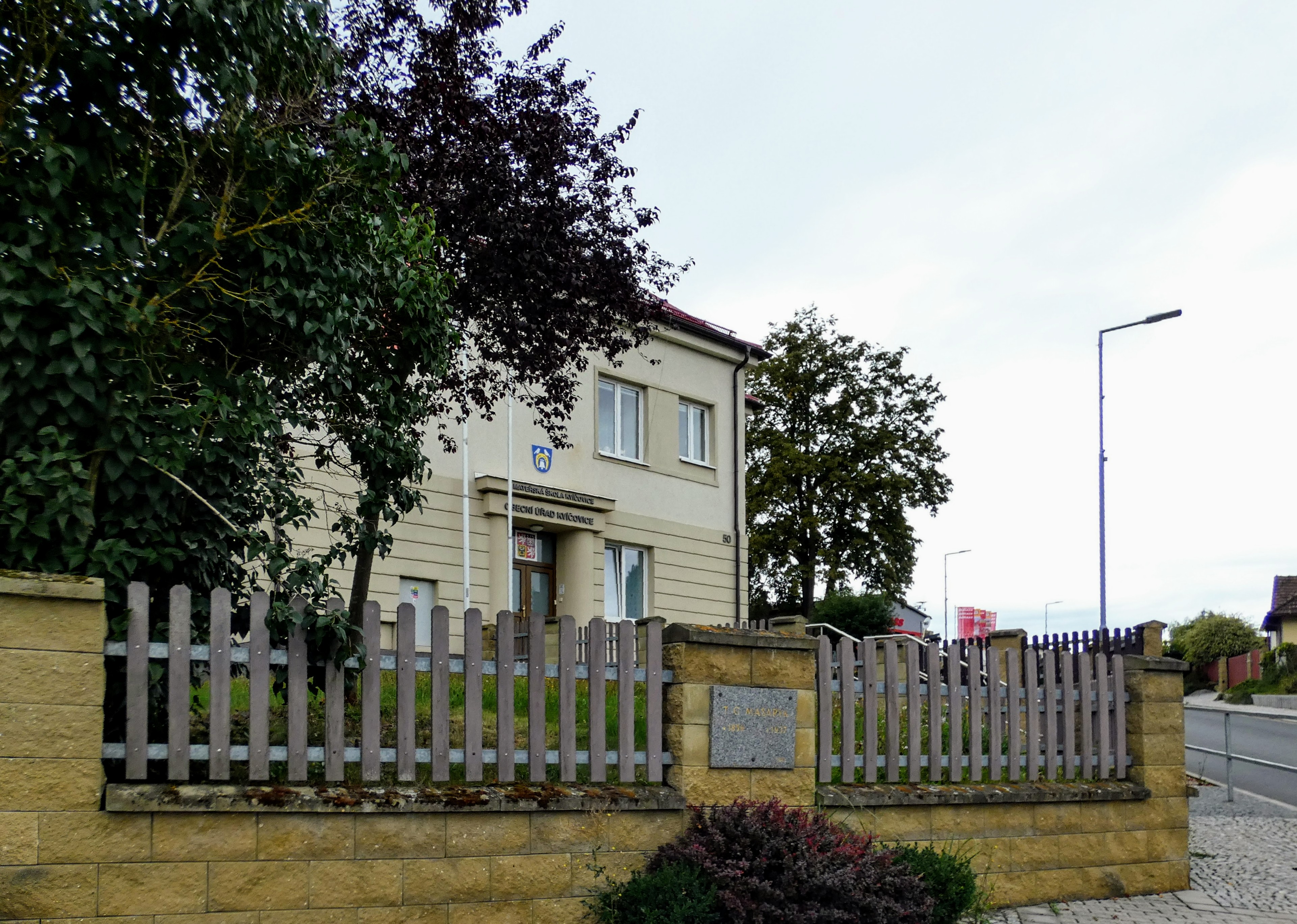 Kvíčovice - obecní úřad foto 4