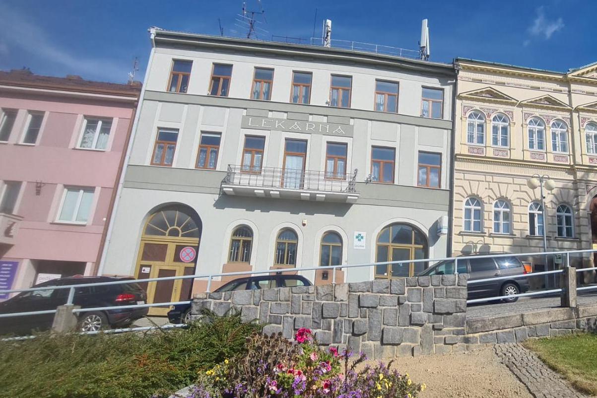 Lékárna U dvou hrdliček