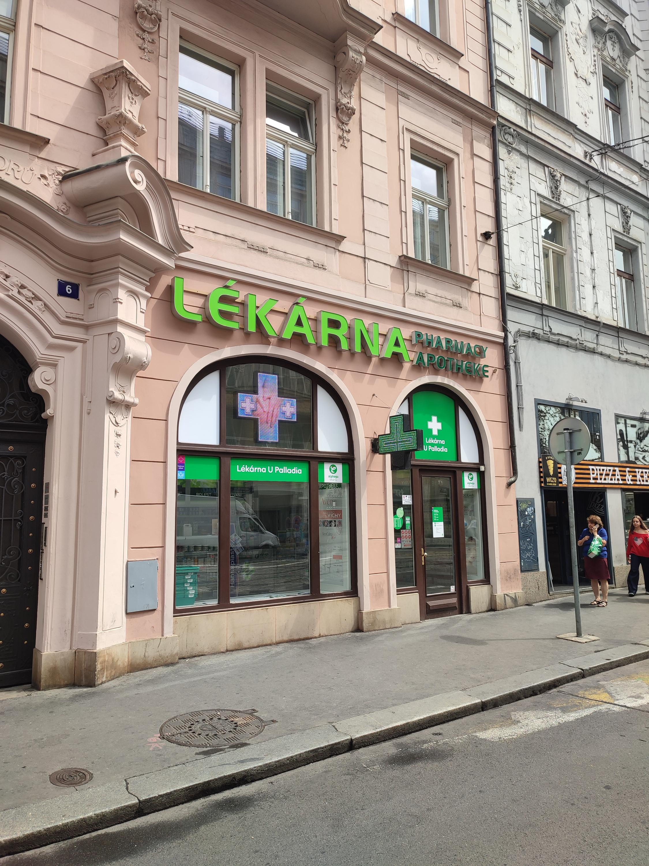 Lékárna U Palladia foto 2