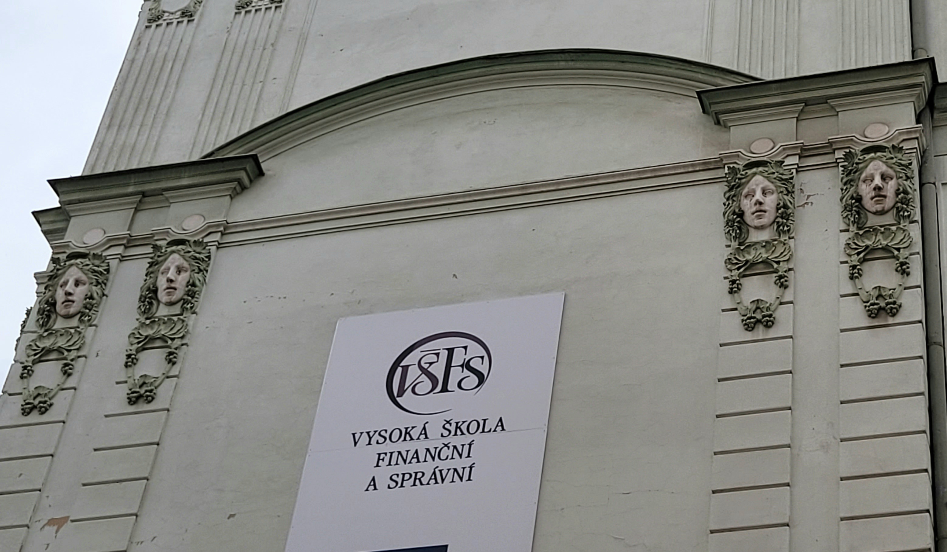 Vysoká škola finanční a správní, a.s. - VŠFS foto 5