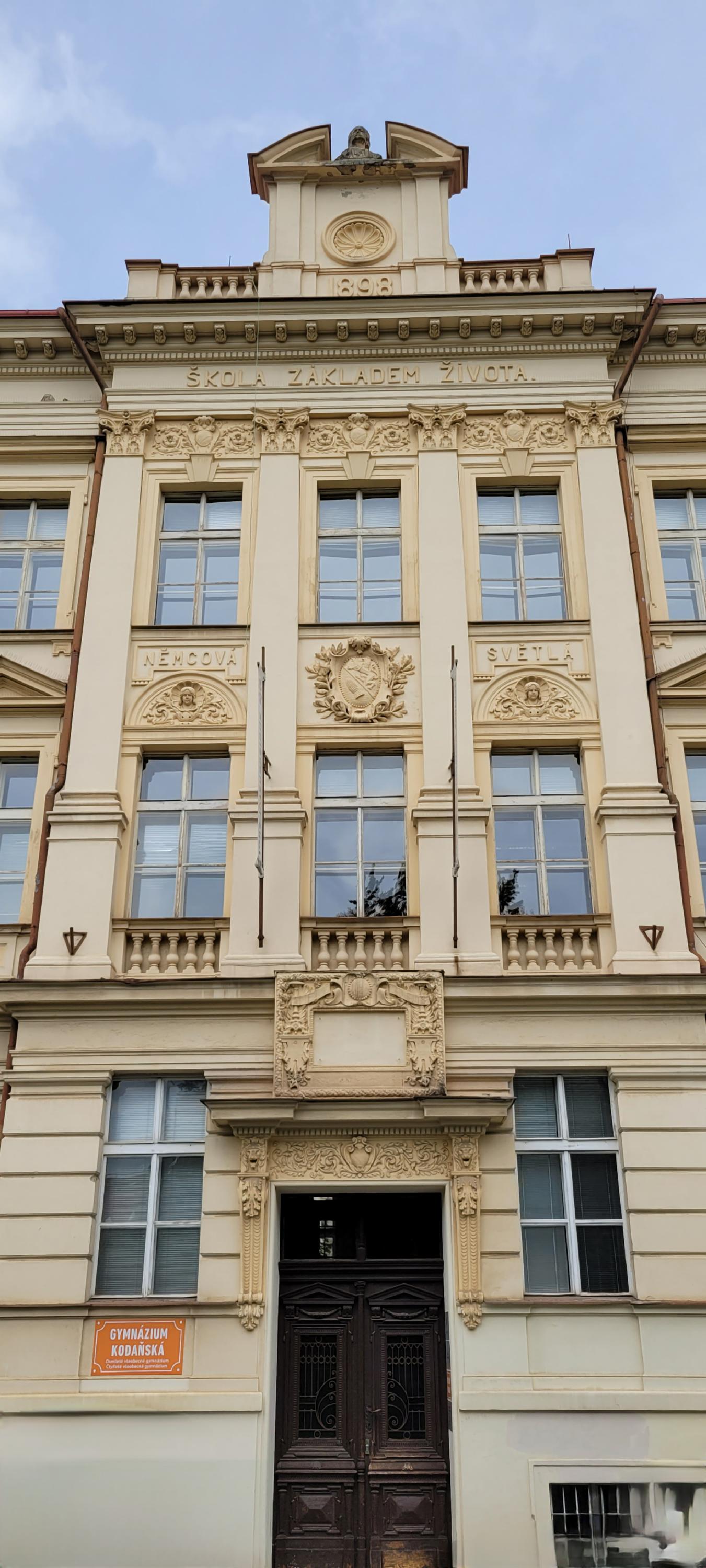 Obchodní akademie Heroldovy sady foto 3