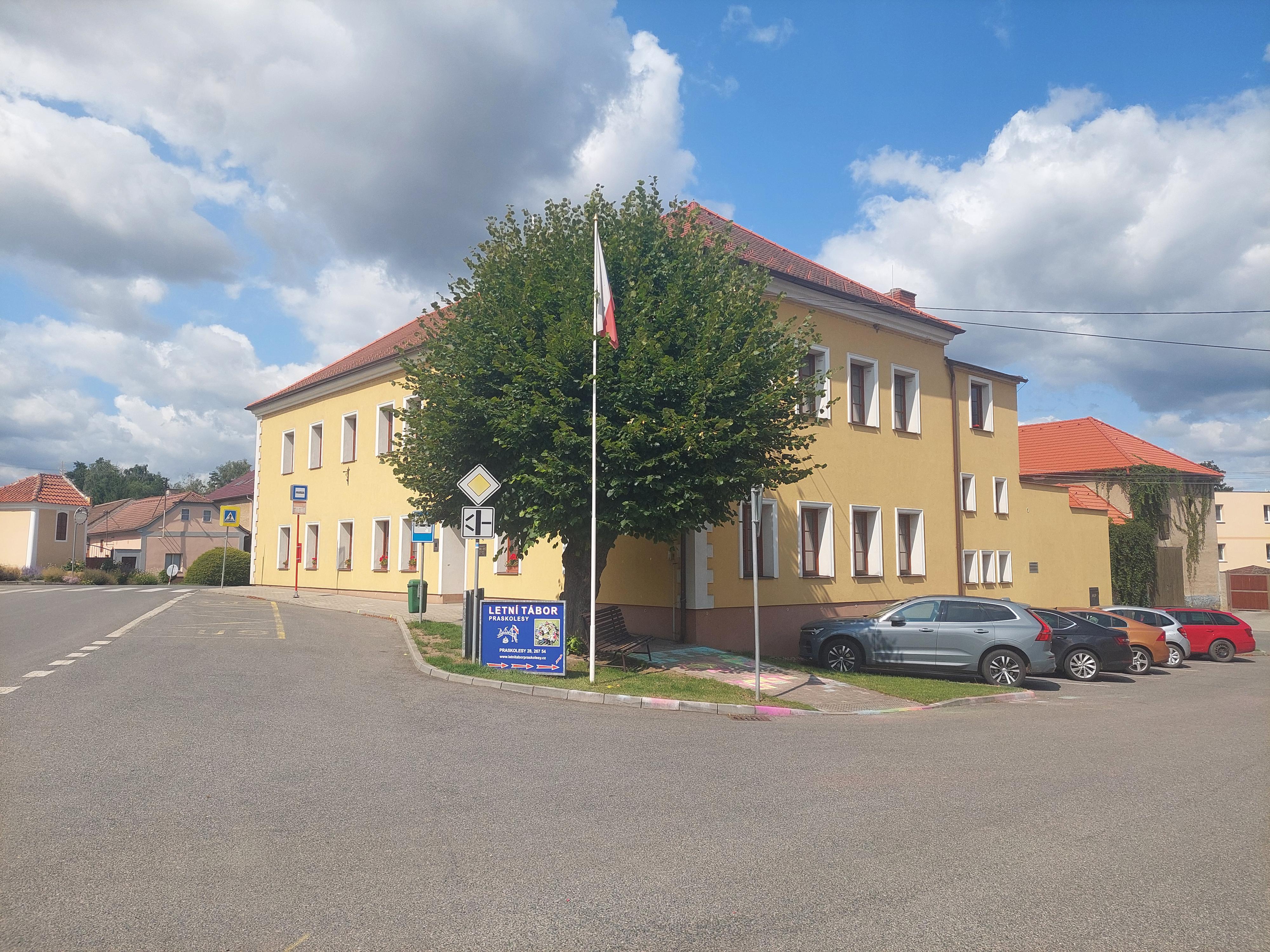 Základní škola Praskolesy, okres Beroun