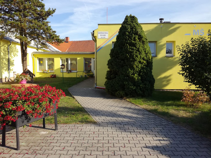 Mateřská škola Tři Dvory foto 2