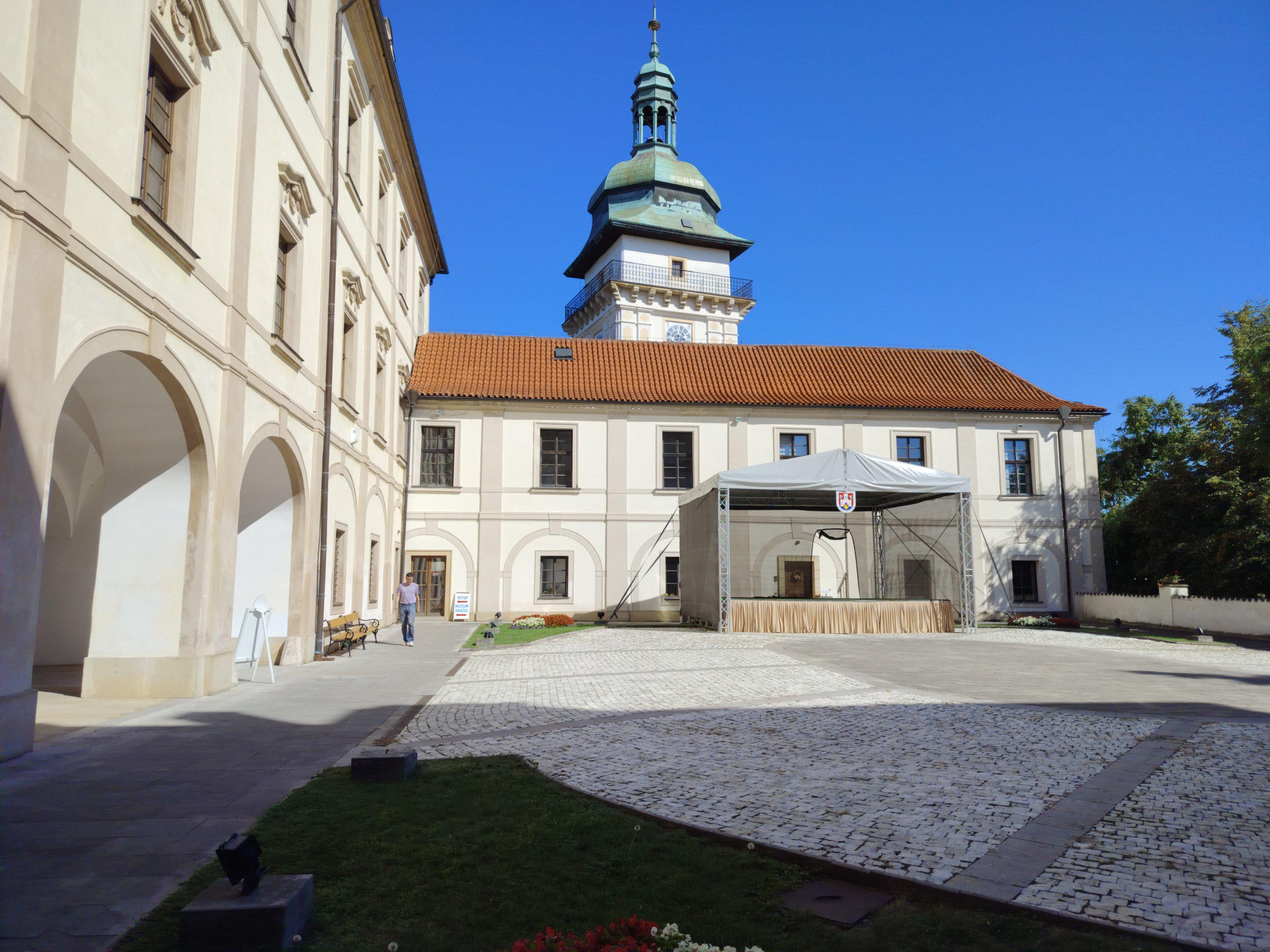 Benátecký zámek foto 2