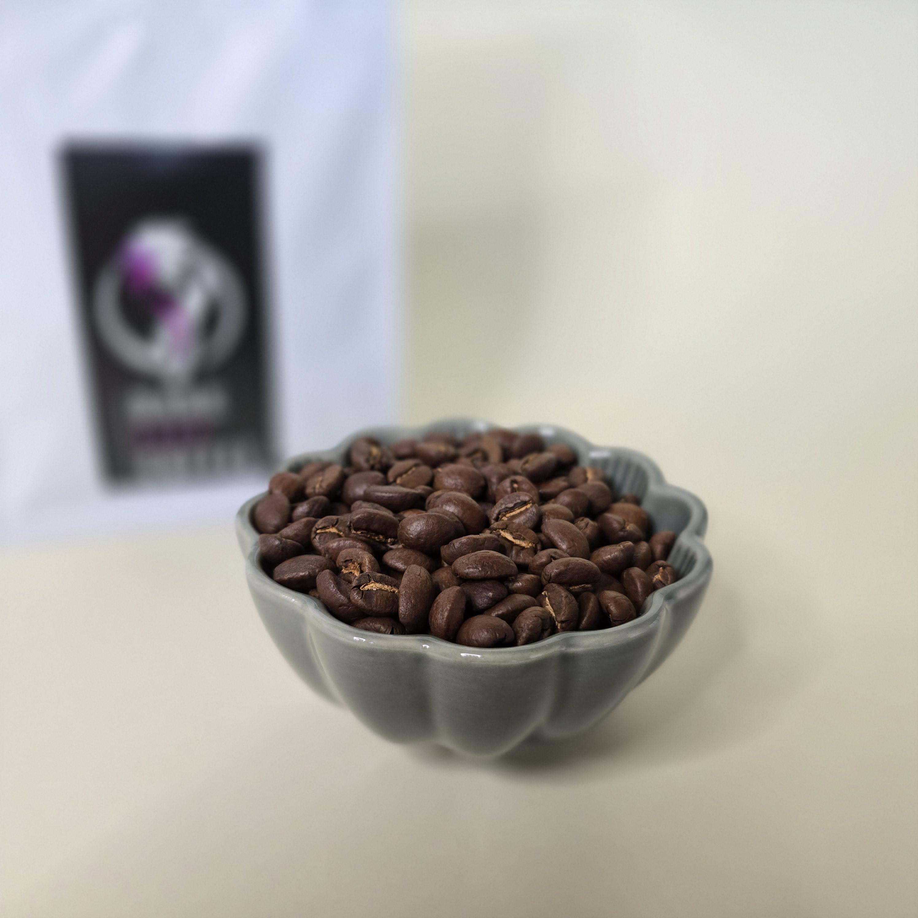 Dark Lily Coffee foto 2