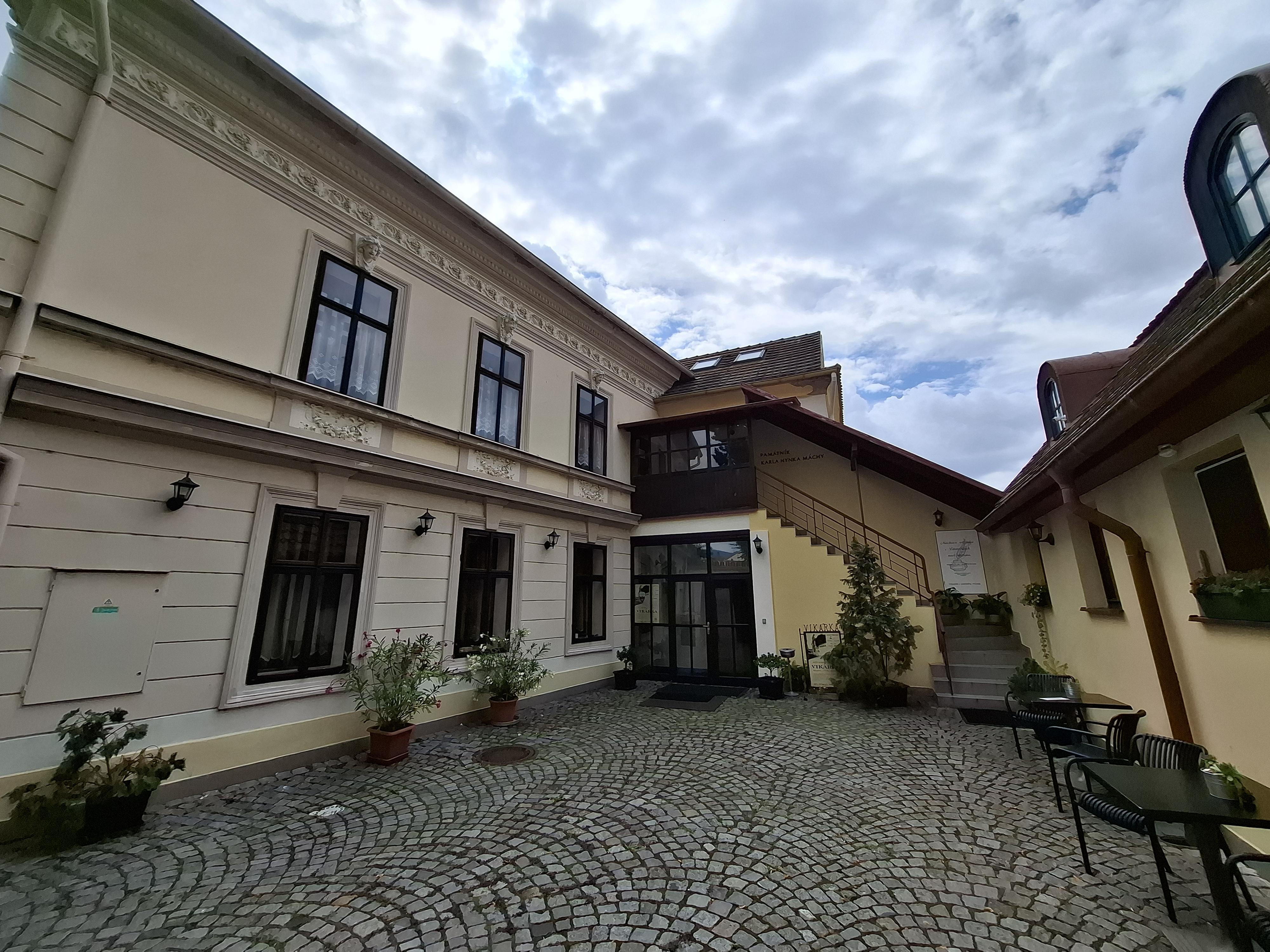 Památník Karla Hynka Máchy foto 3