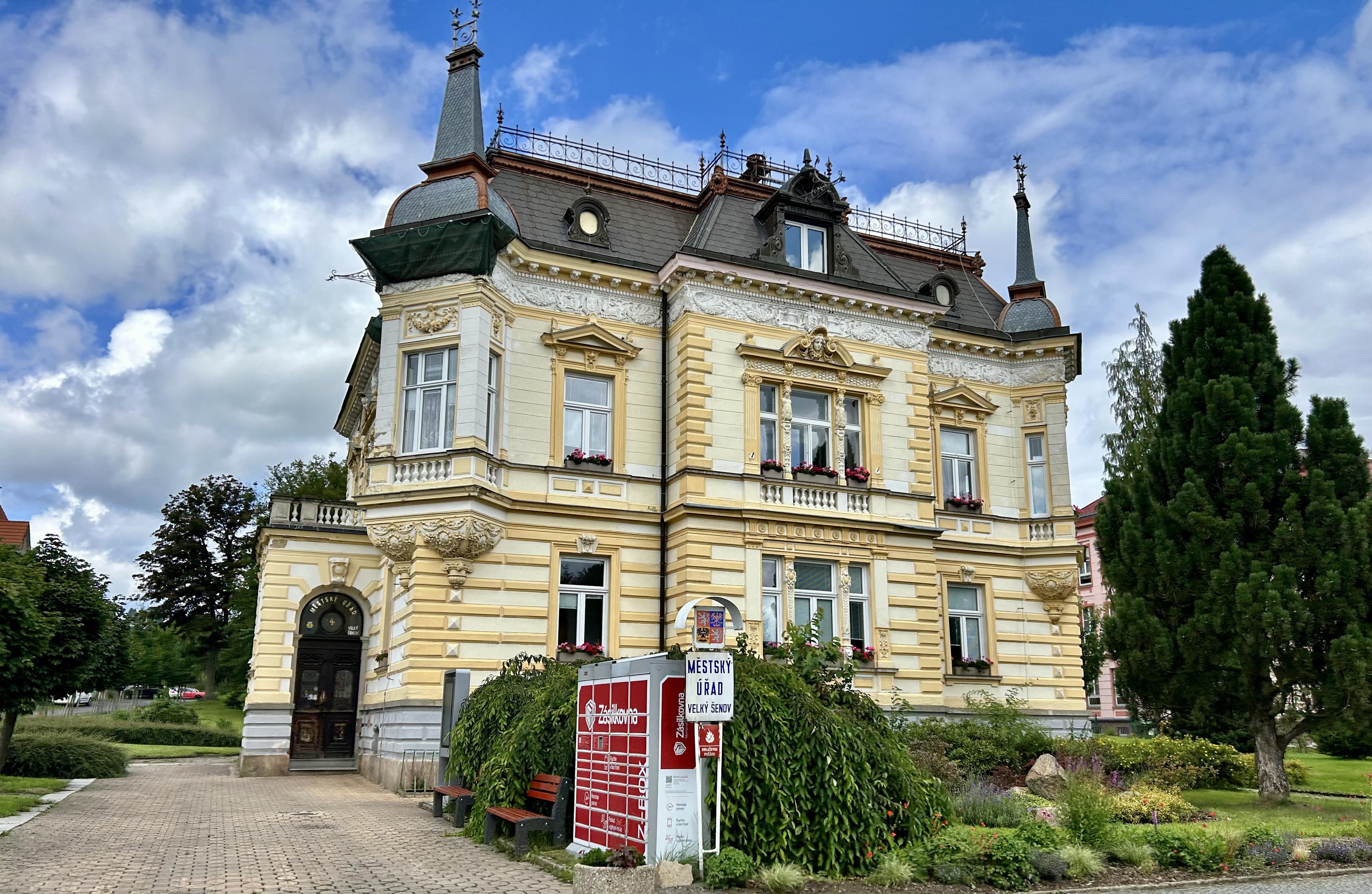 Velký Šenov - městský úřad foto 3