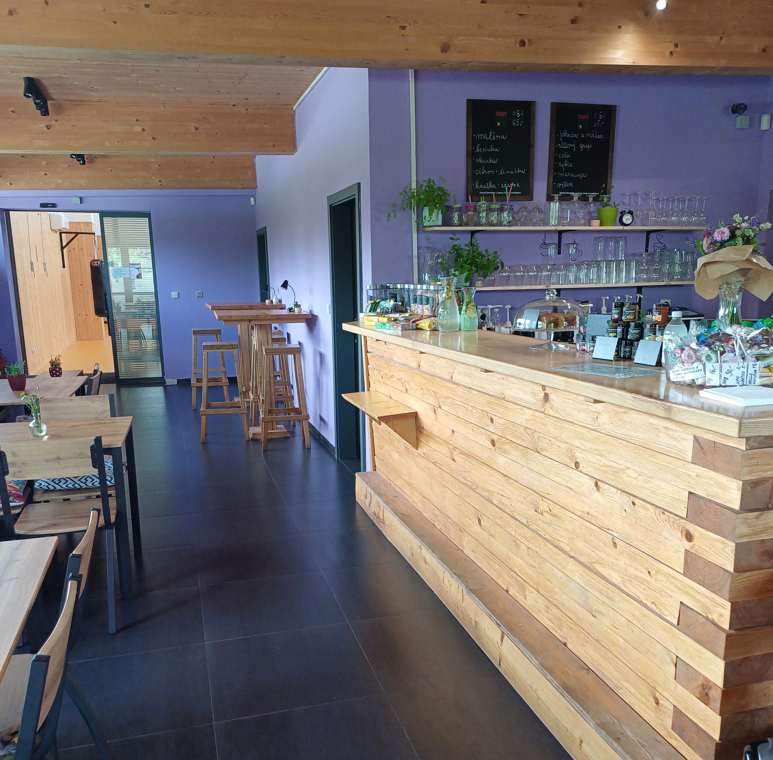 Skočna - Kavárna a tělocvična foto 4