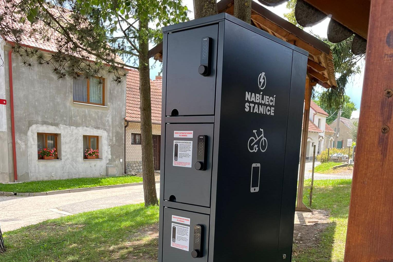 Nabíjecí stanice pro elektrokola a mobilní zařízení Etron Czech s.r.o.