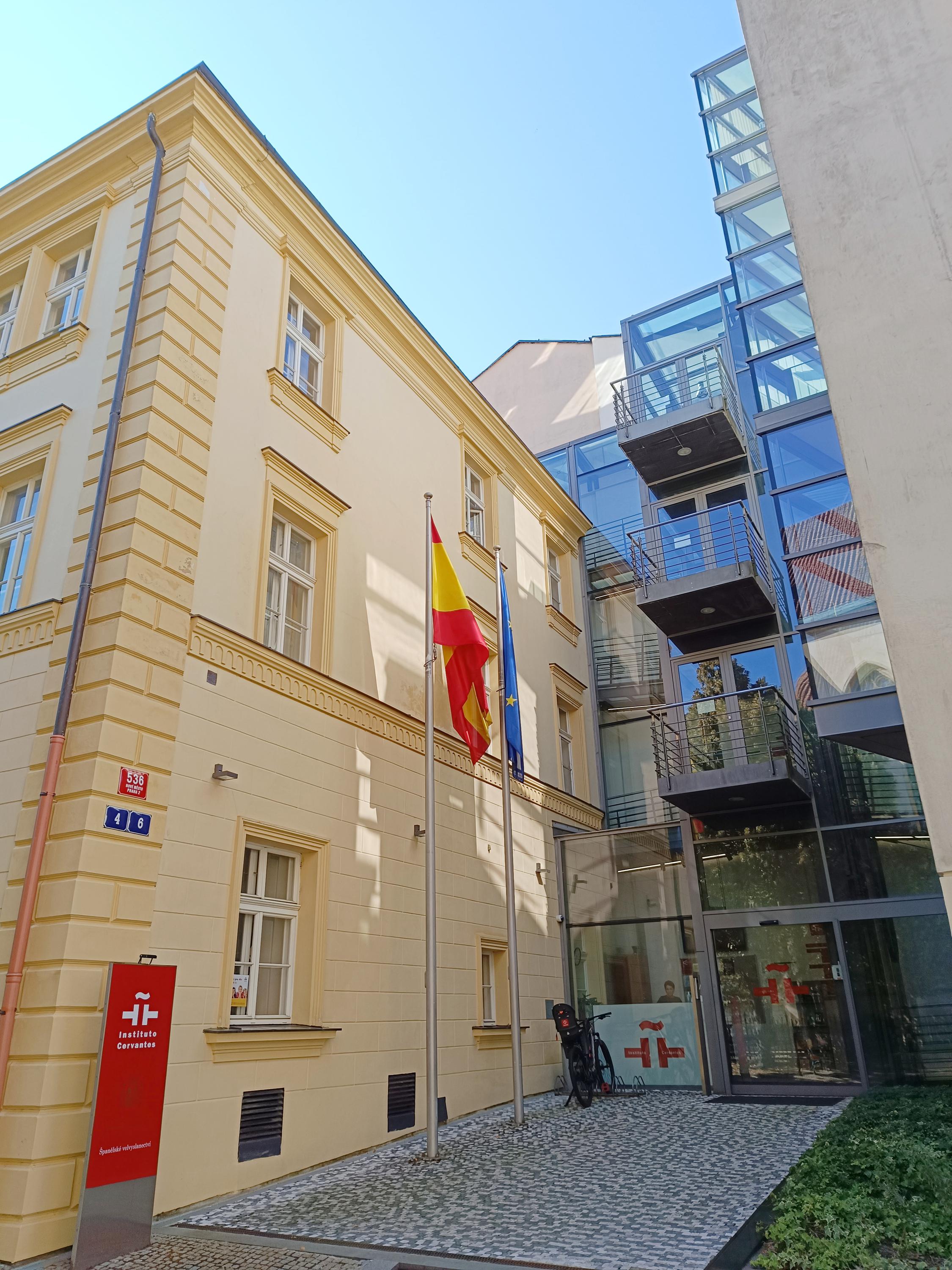 Velvyslanectví Španělska - Knihovna Institutu Cervantes foto 4