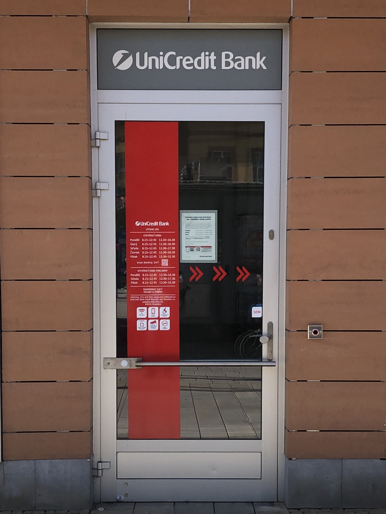 Bankomat UniCredit Bank Czech Republic foto 6