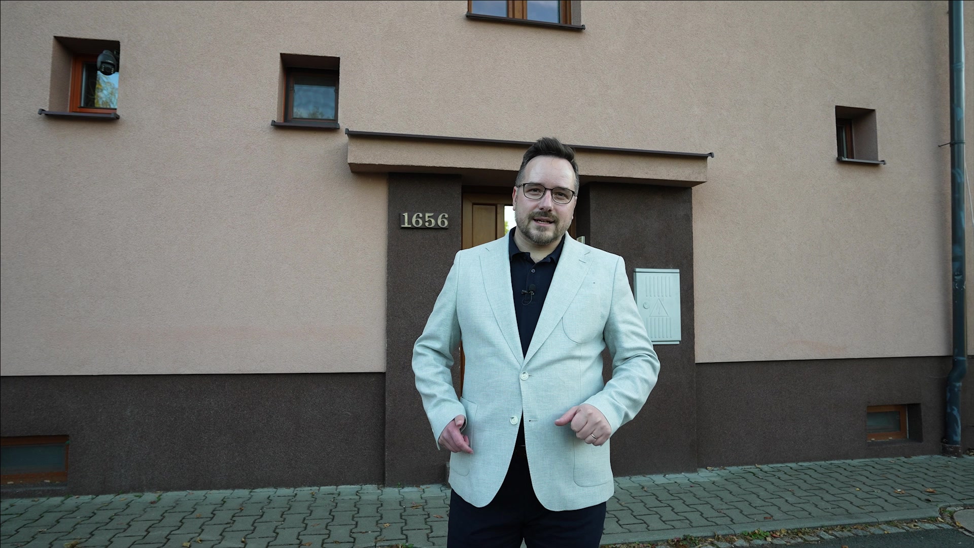 Ervin Džekovič - realitní specialista foto 2 (náhled videa)