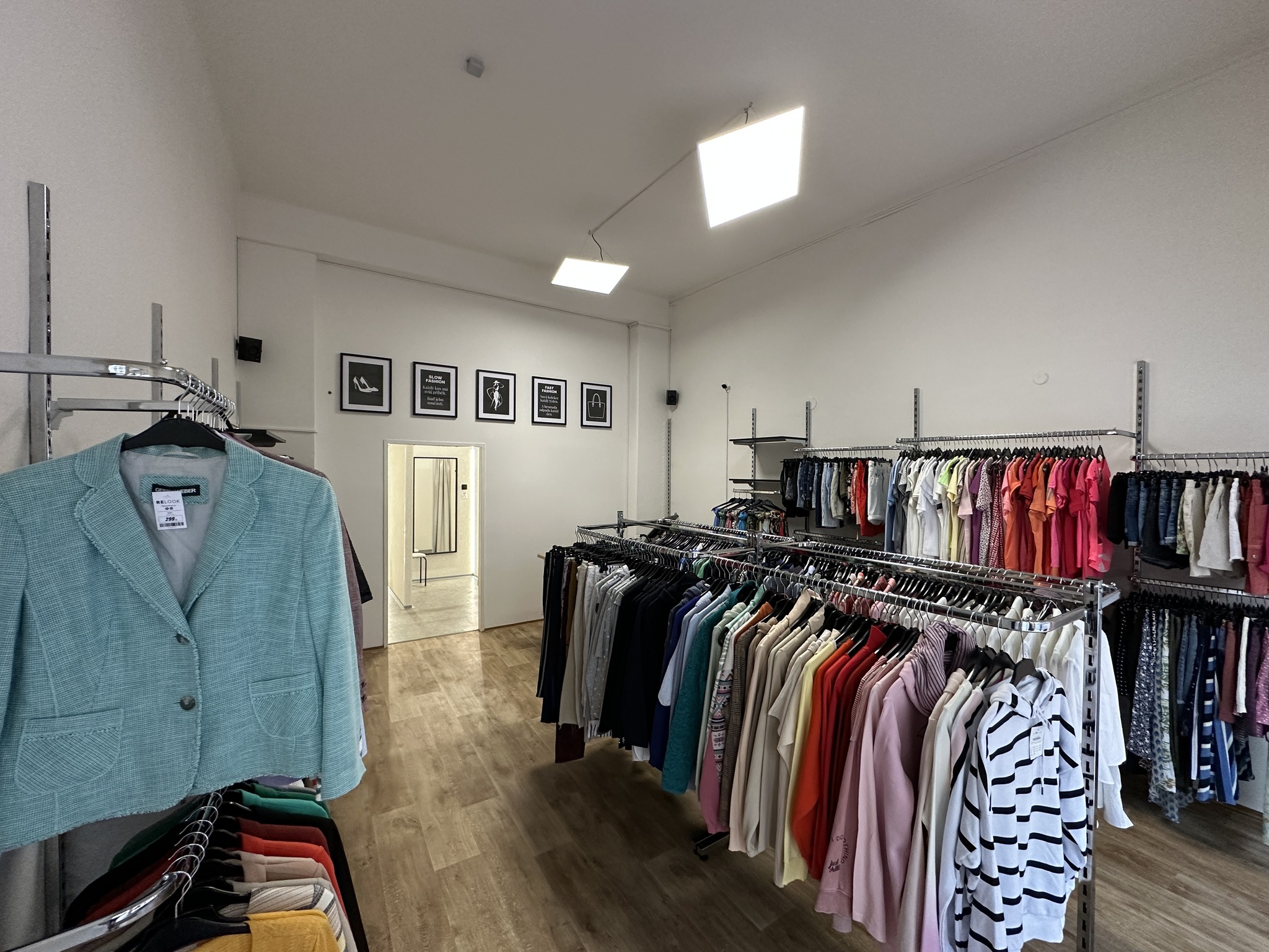 RELOOK | Dámský výběrový second hand foto 3