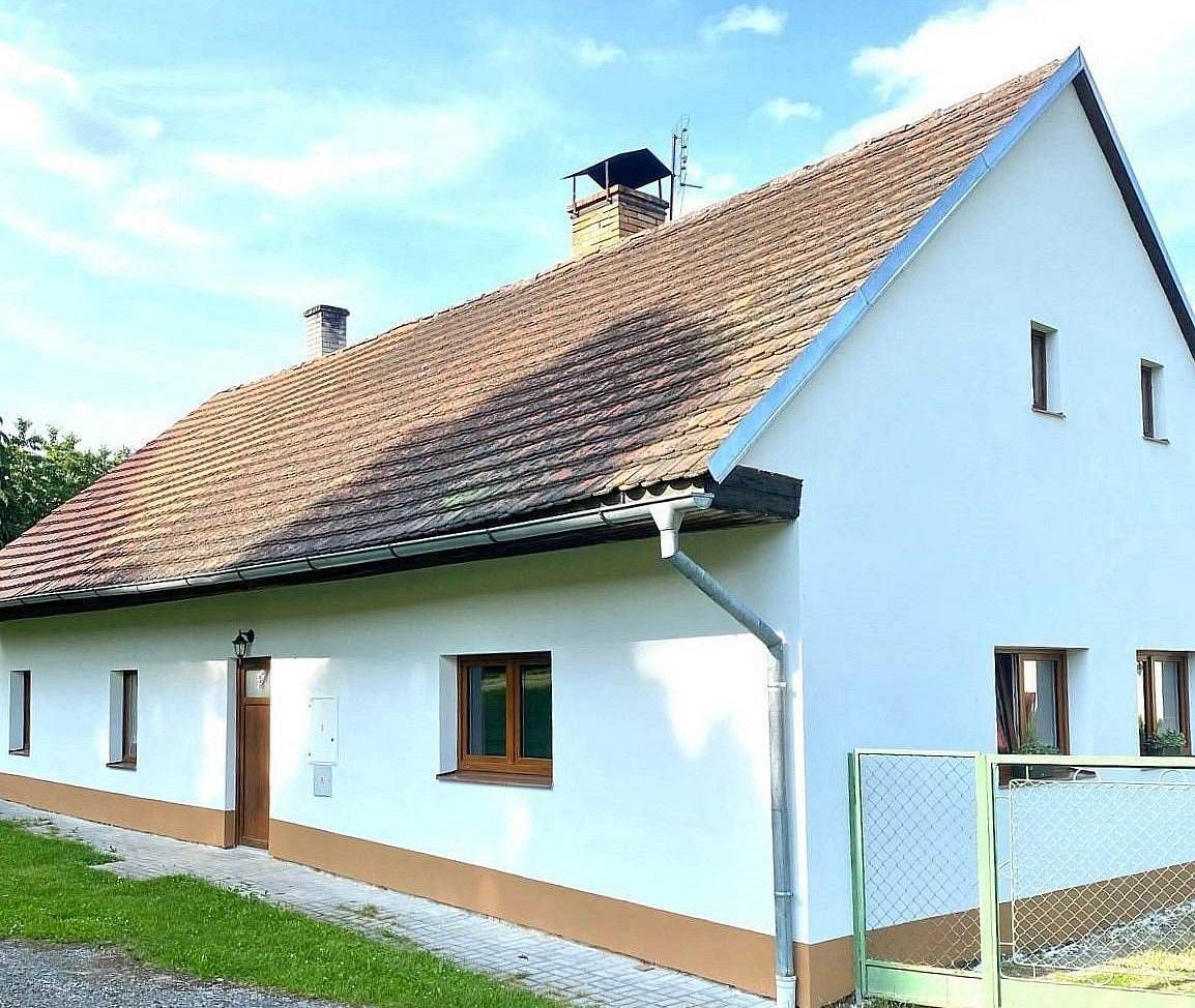 Chalupa za trnkovým keřem foto 2