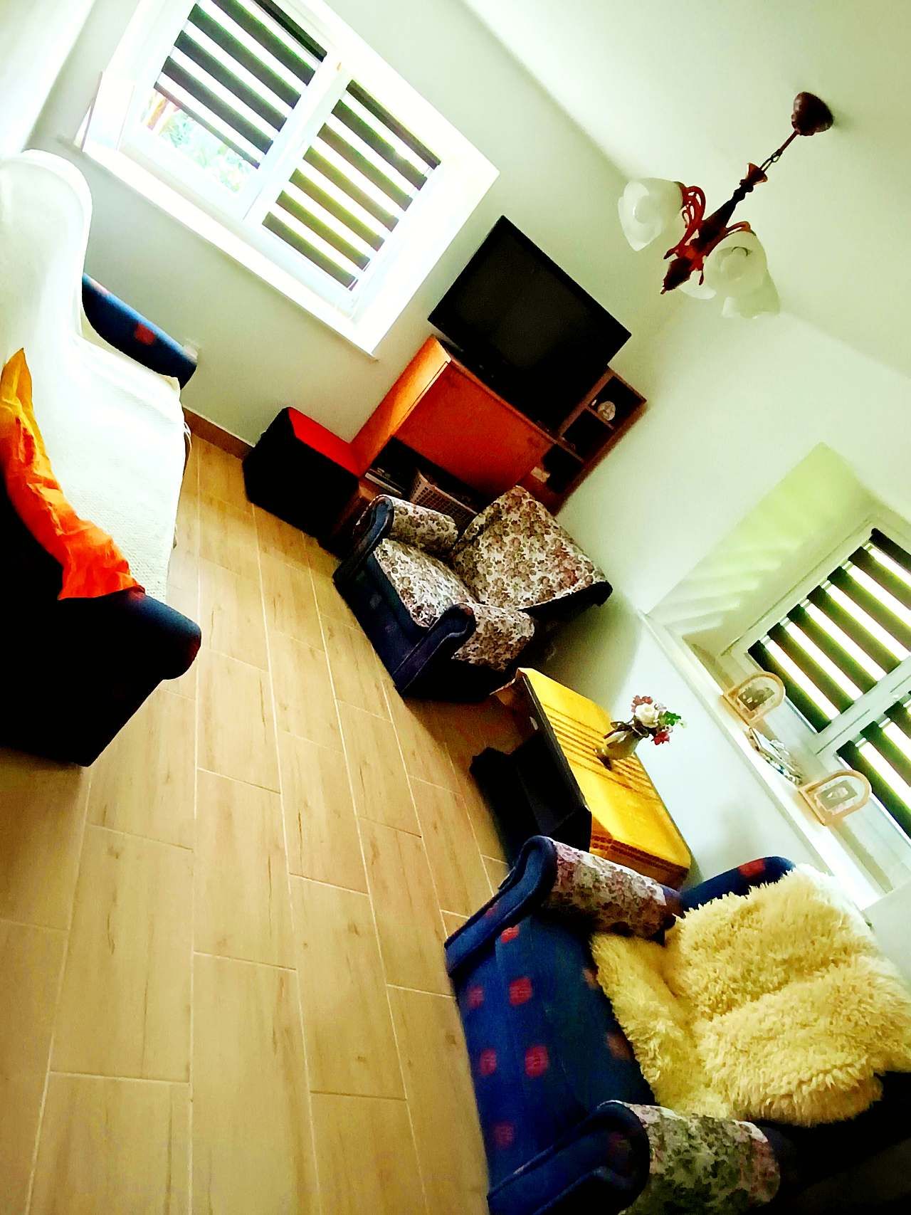 Chalupa za trnkovým keřem foto 6