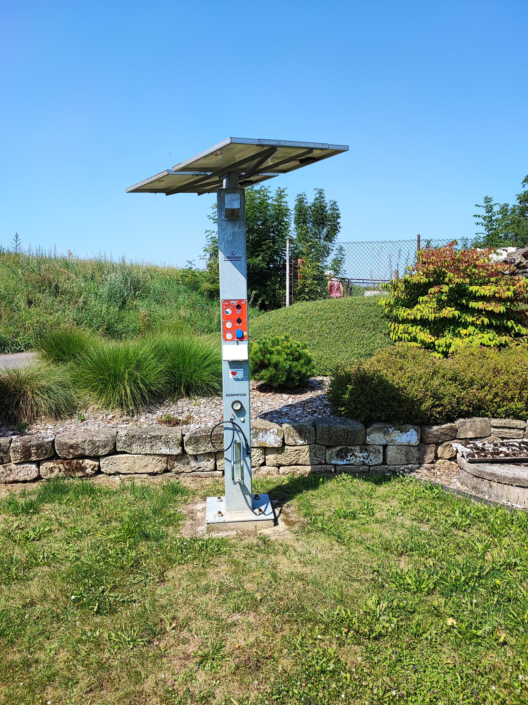 Veřejná zásuvka pro nabíjení foto 3