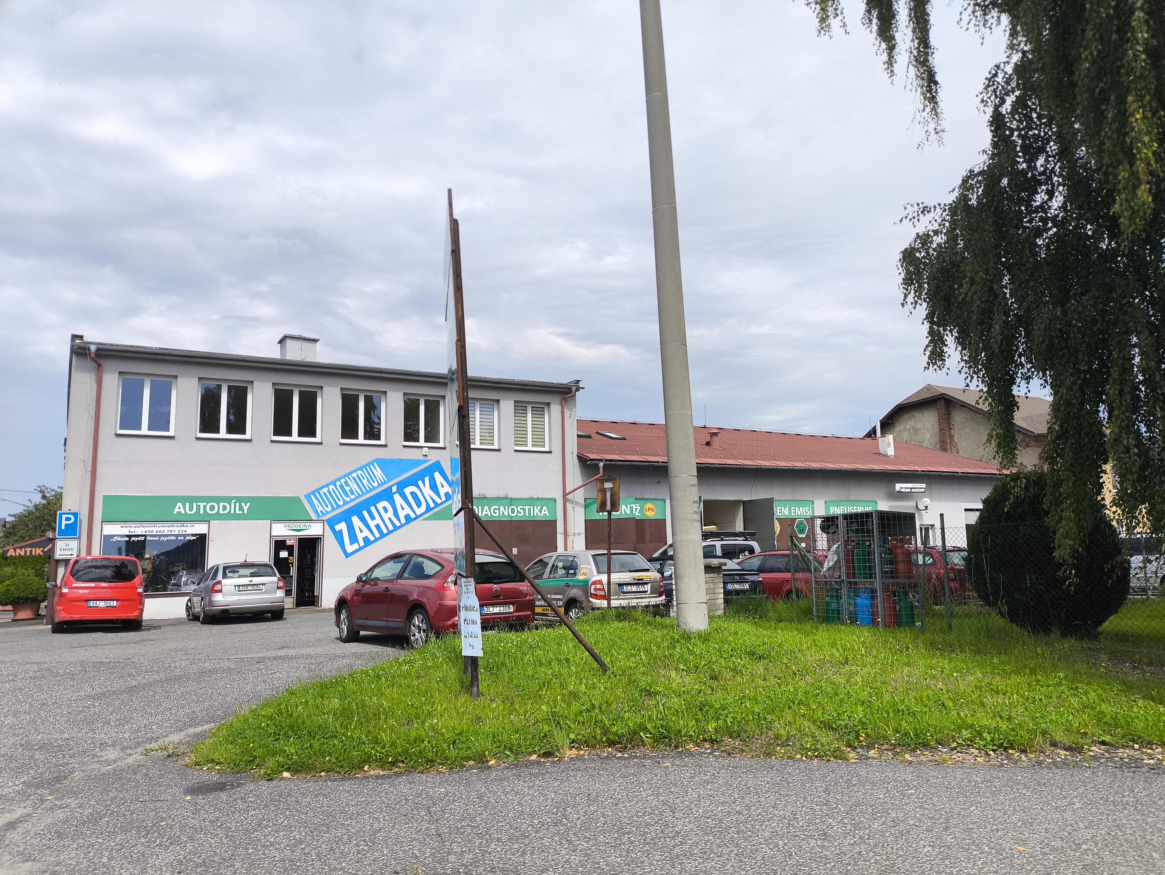 Autocentrum Zahrádka