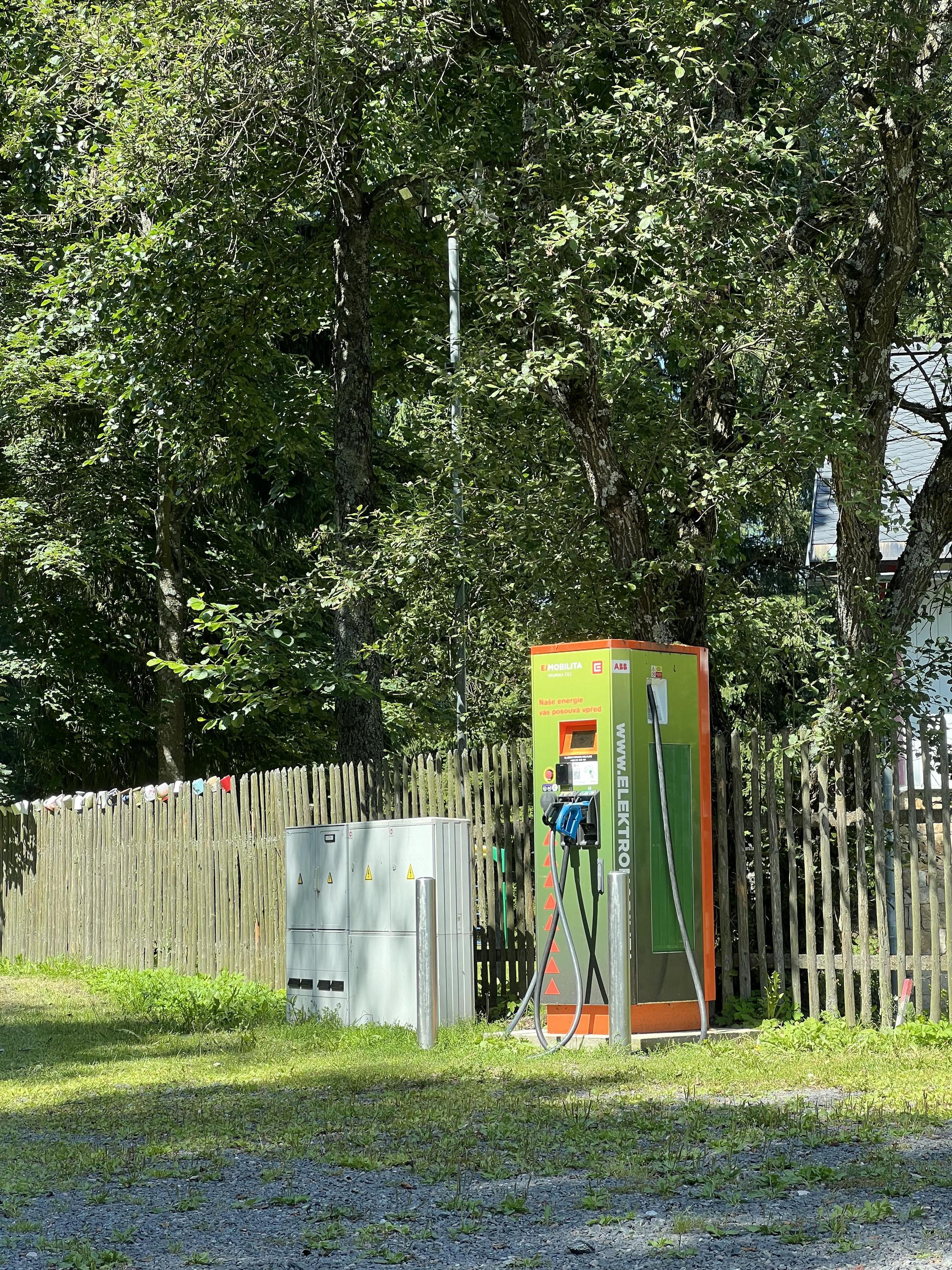 Nabíjecí stanice ČEZ foto 3