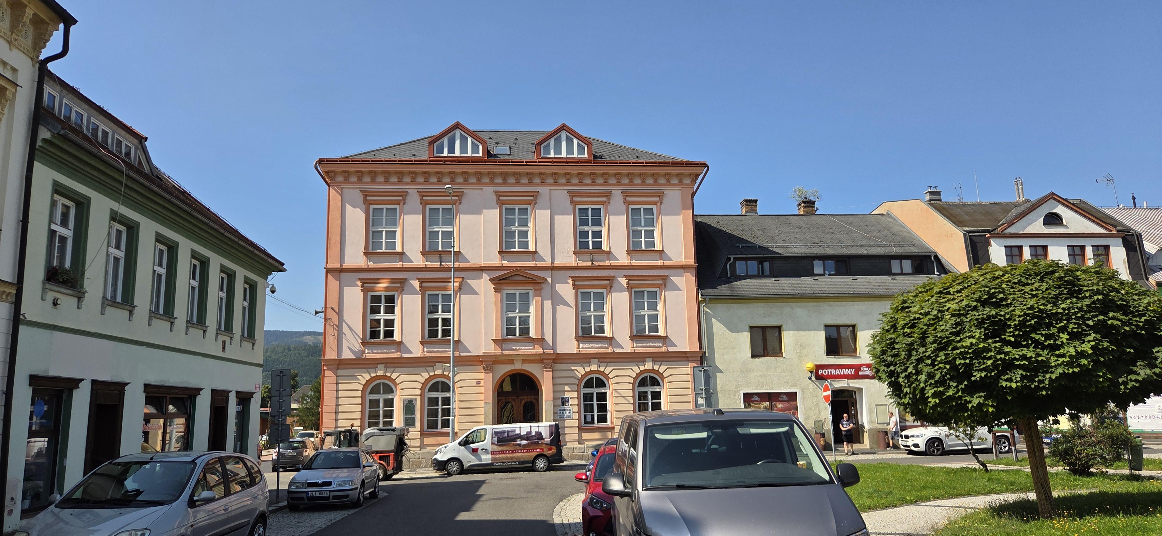 ZŠ Chrastava, náměstí 1. máje 228 foto 2