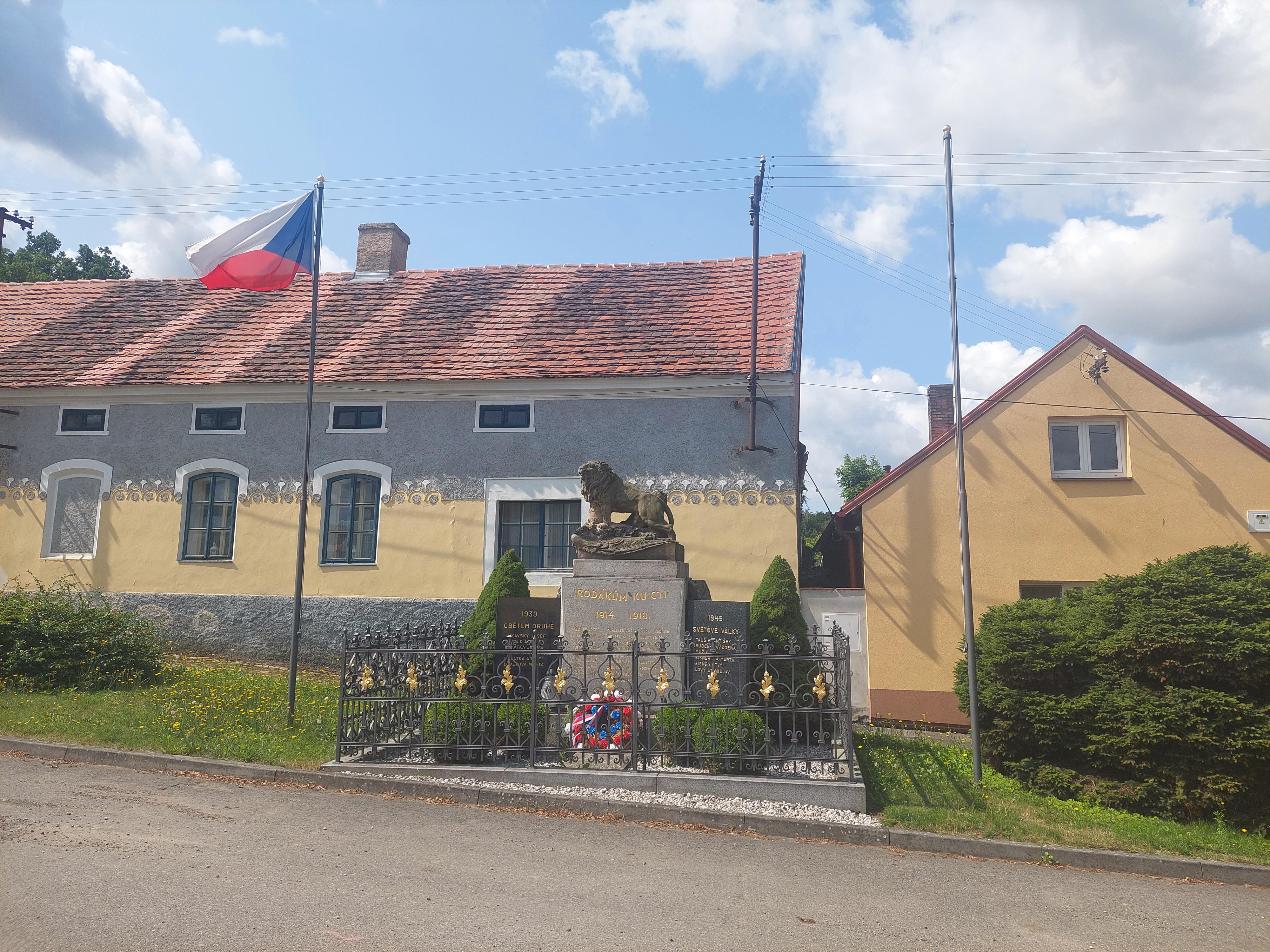 Praskolesy - obecní úřad foto 4