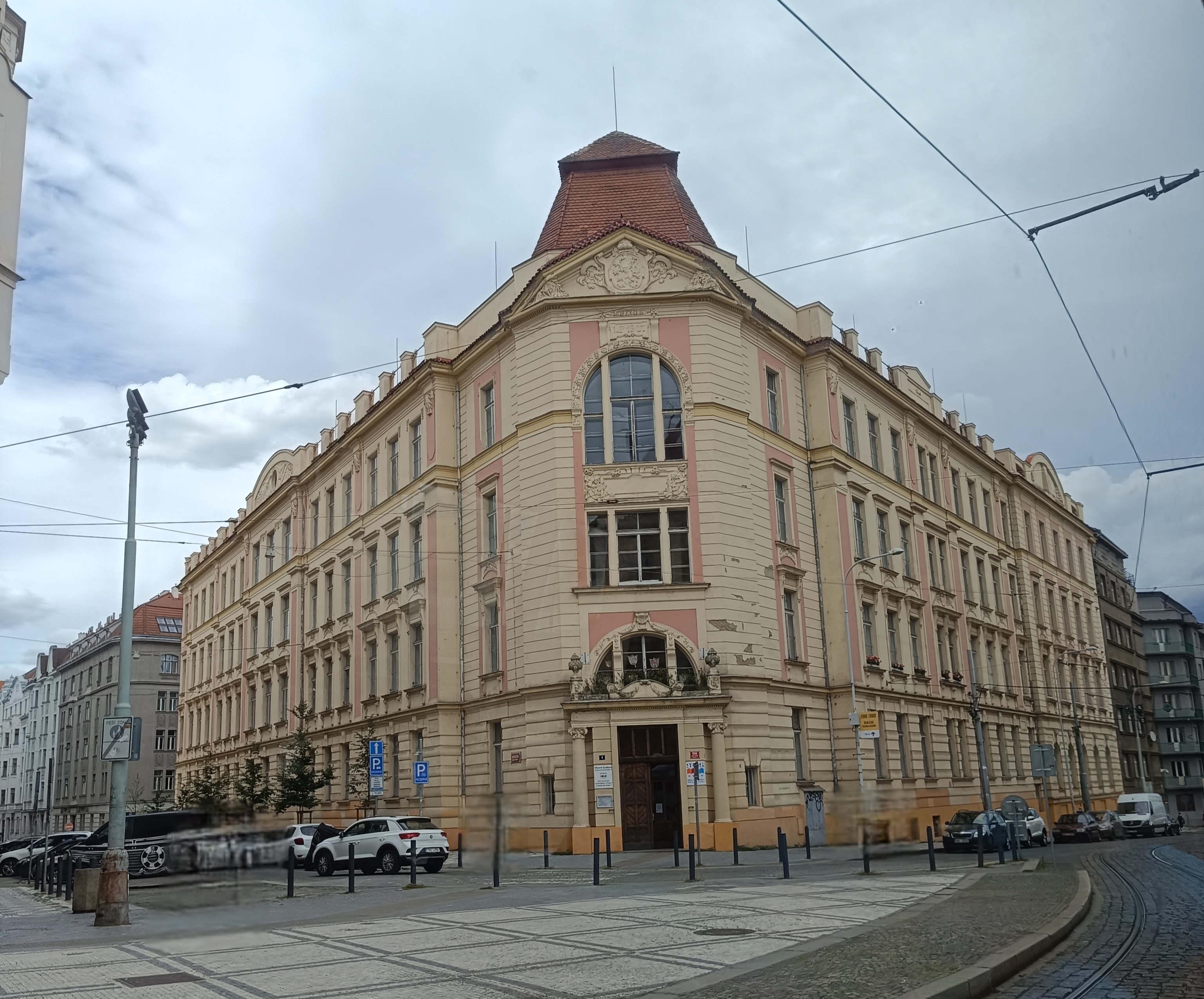 ZŠ Praha 7, Strossmayerovo náměstí foto 3