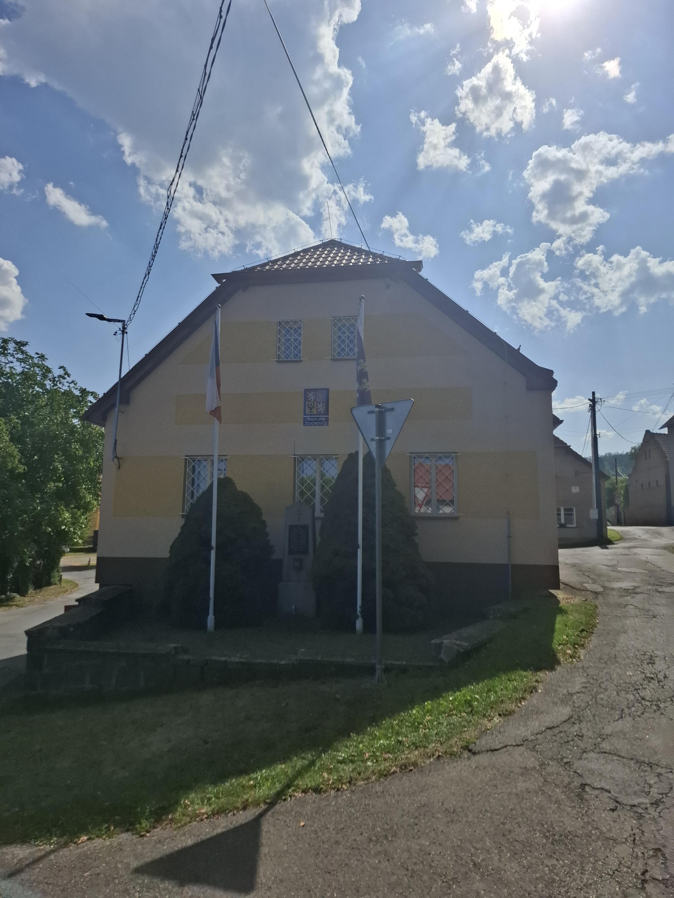Zduchovice - obecní úřad foto 5
